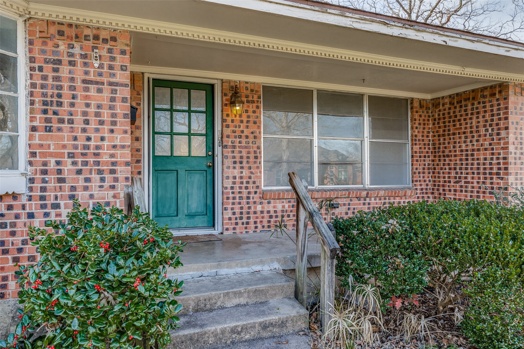 1327 Flamingo Lane