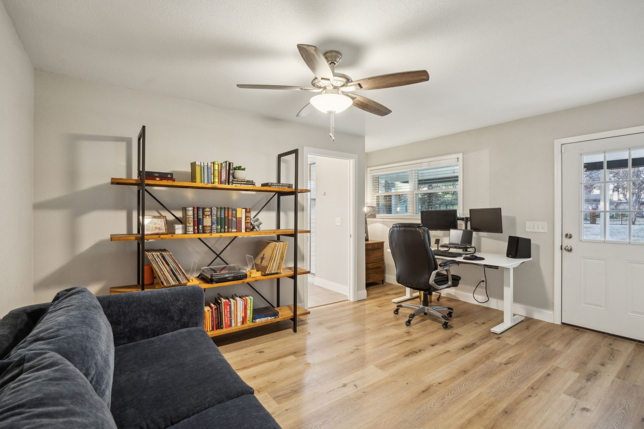 6612 Lakeside Drive