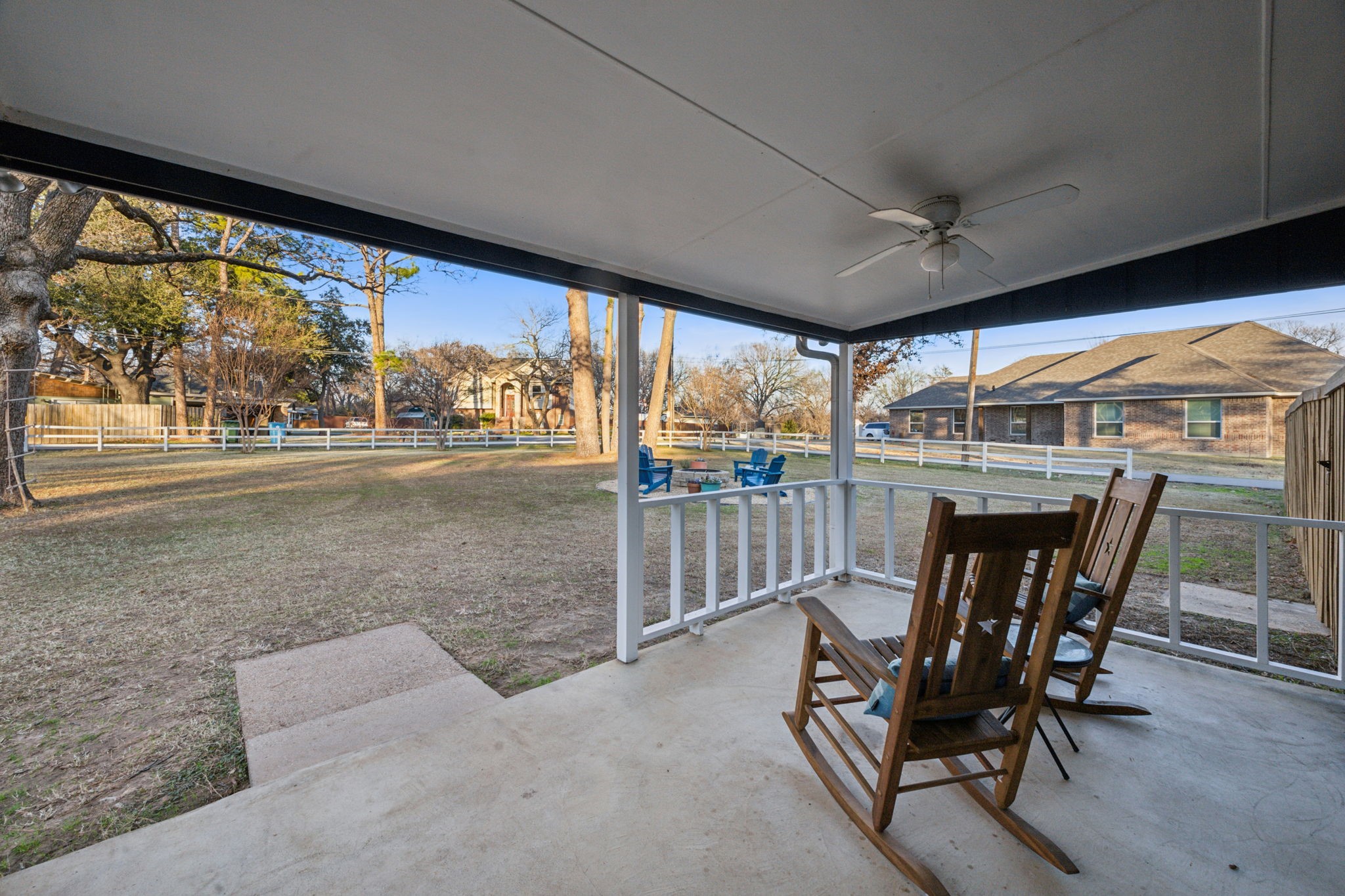 6612 Lakeside Drive
