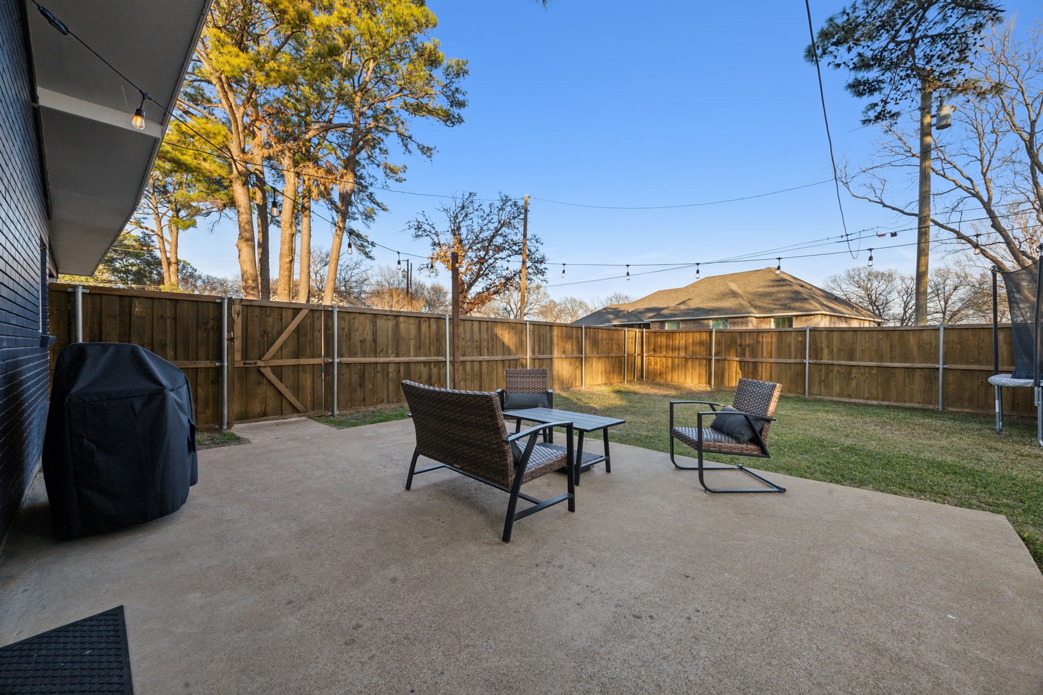 6612 Lakeside Drive