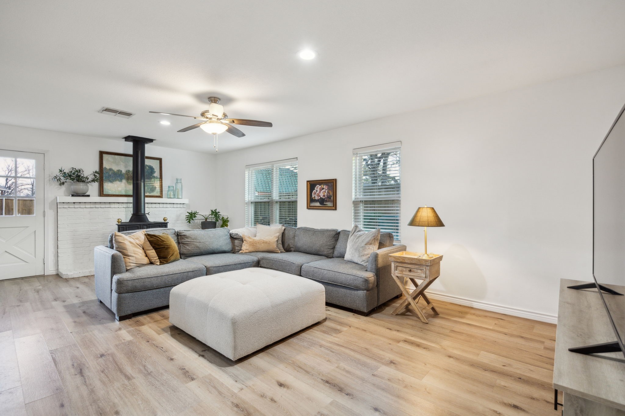 6612 Lakeside Drive