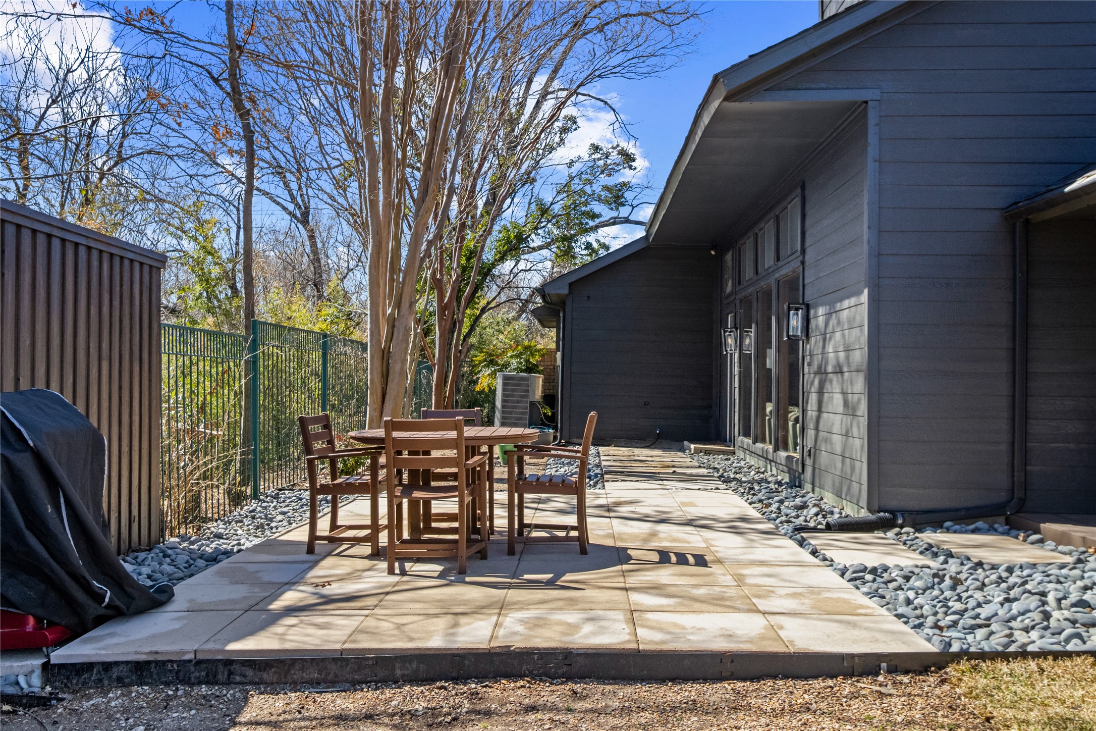 7102 Abrams Road