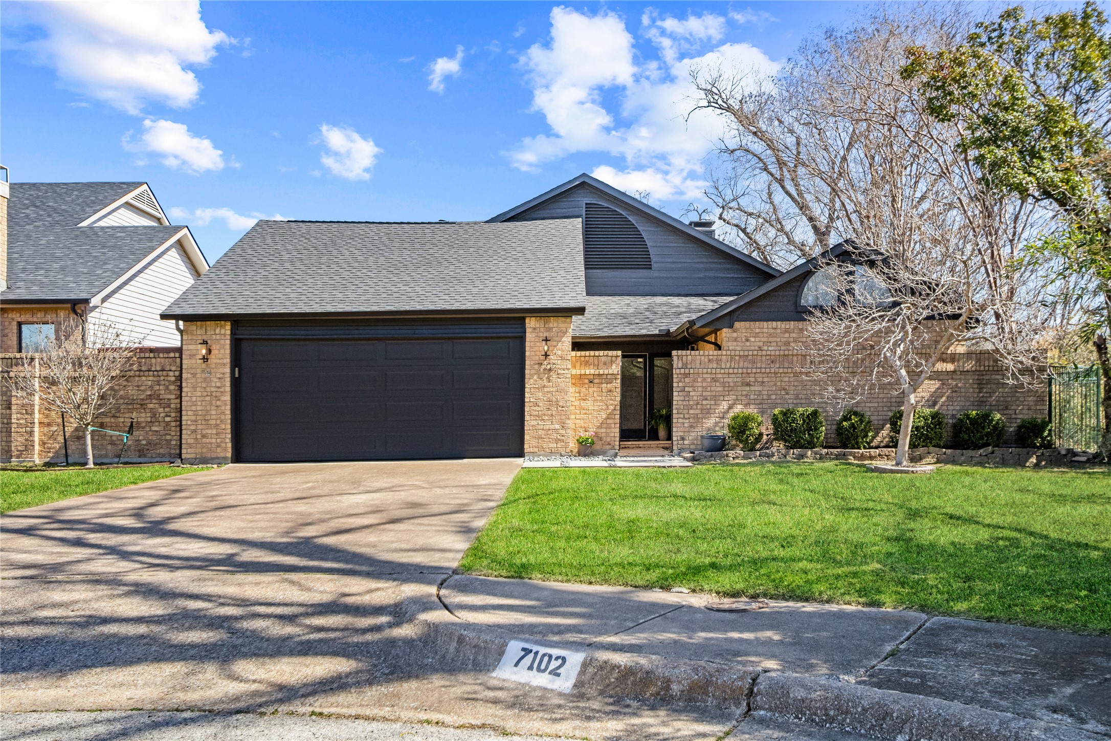 7102 Abrams Road