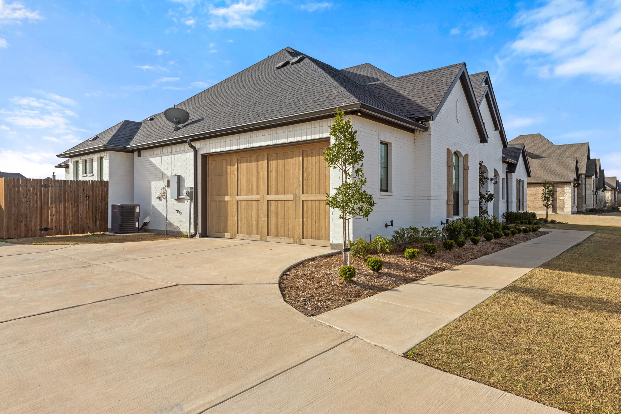 3930 Monterrey Oak Way