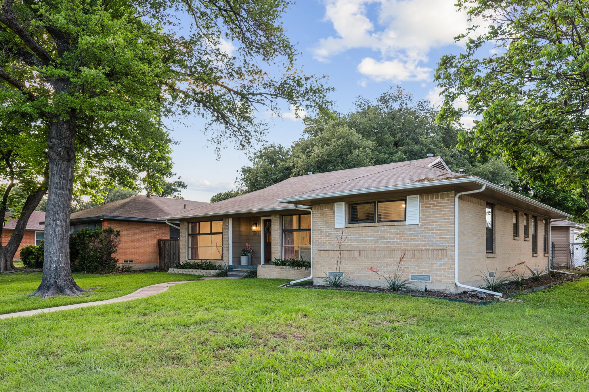 3351 Santa Teresa Avenue