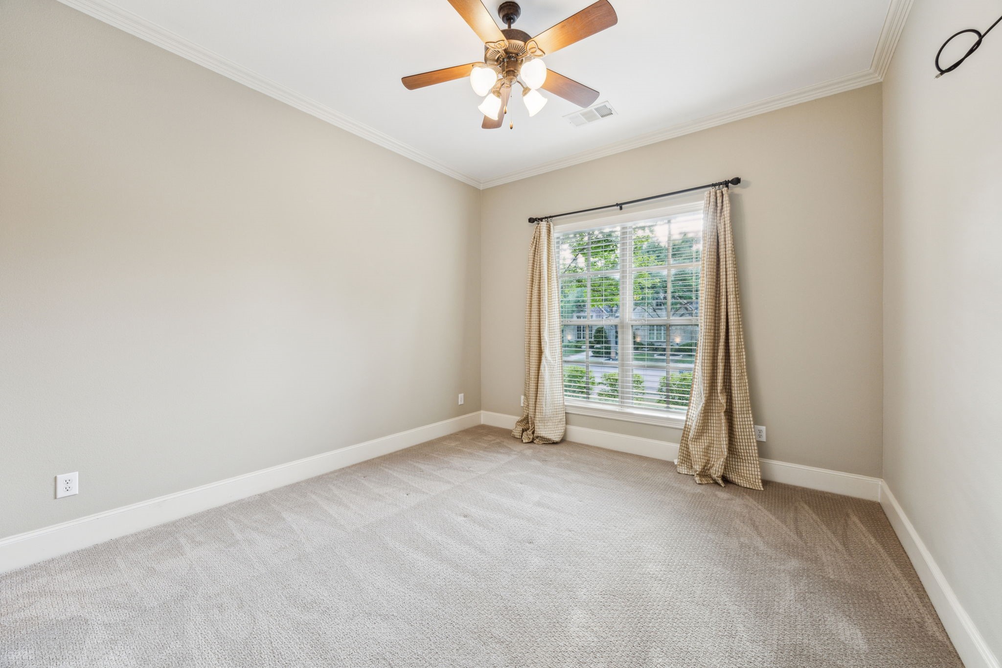 8620 Canyon Crossing
