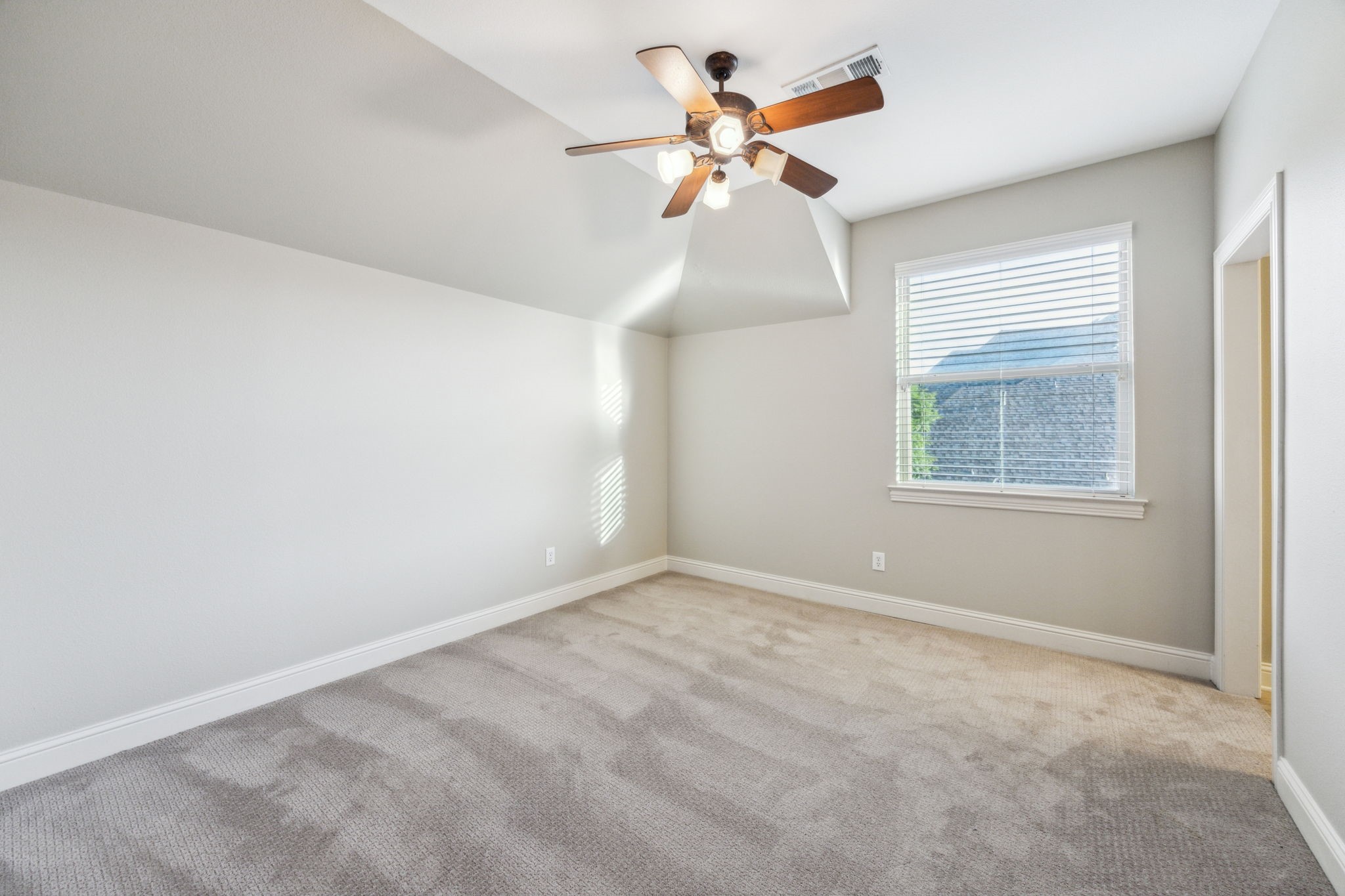 8620 Canyon Crossing