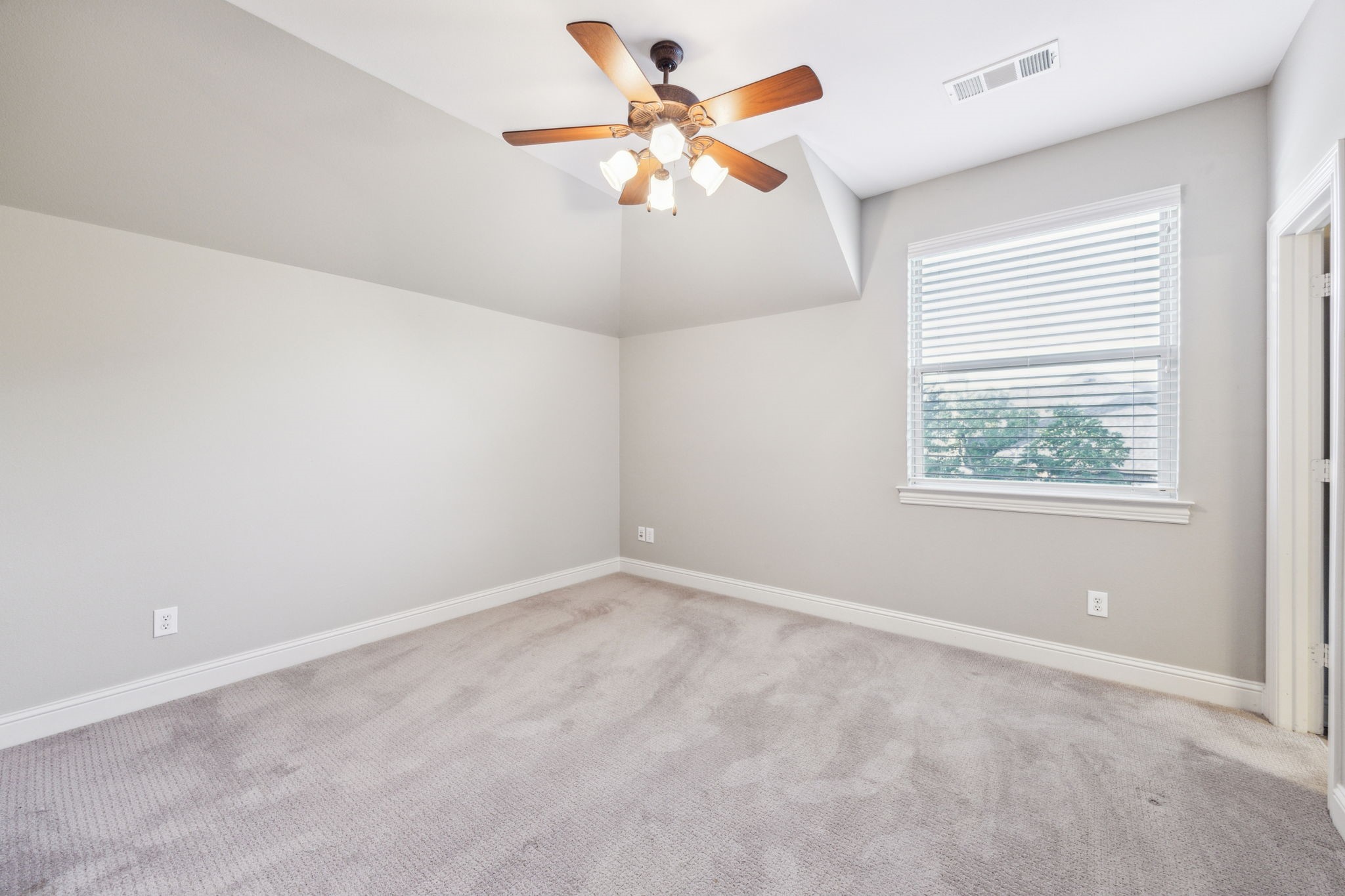 8620 Canyon Crossing