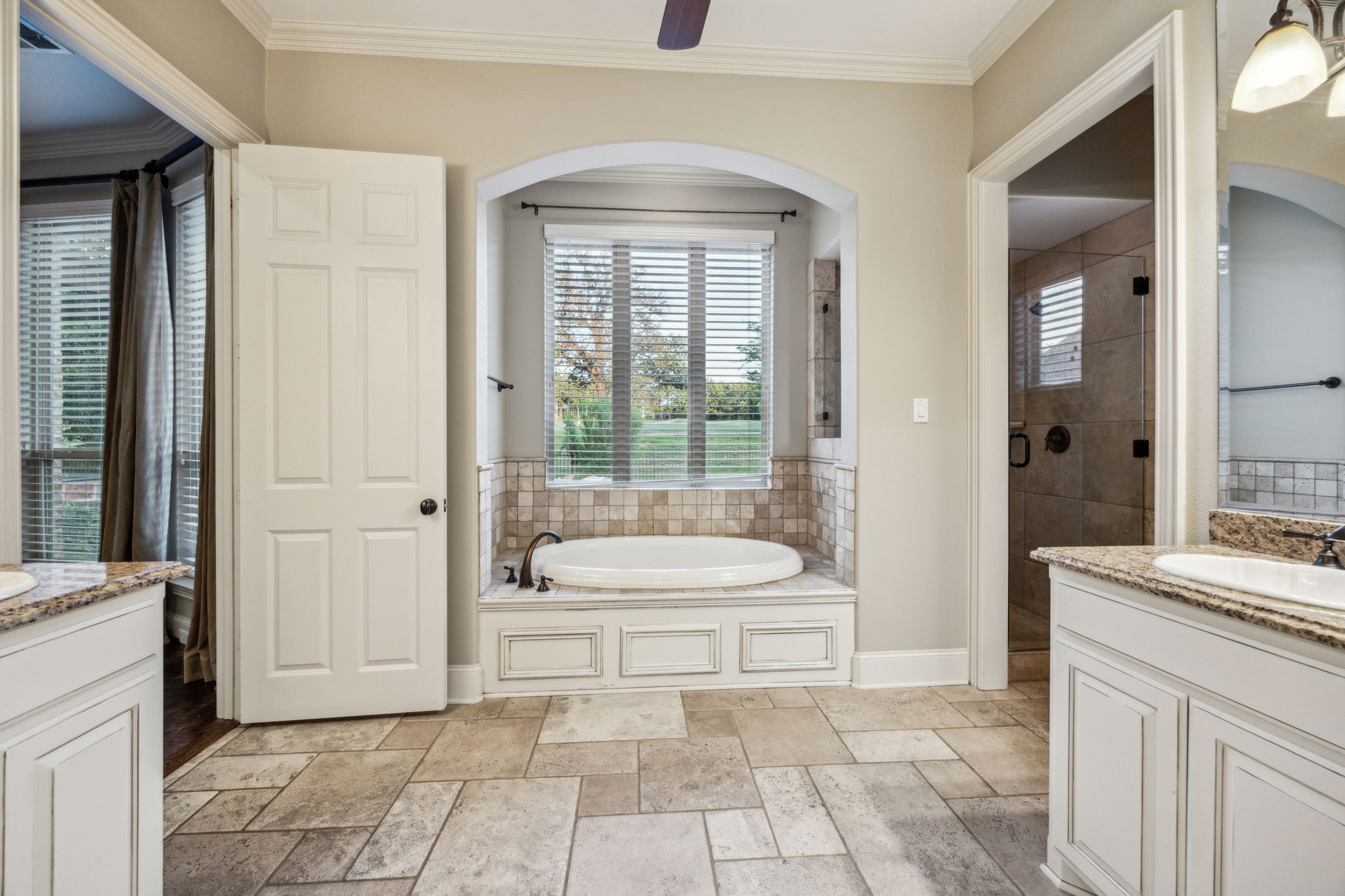 8620 Canyon Crossing