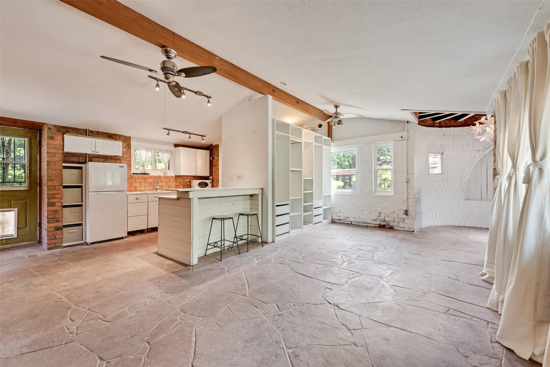 501 Lakeshore Road