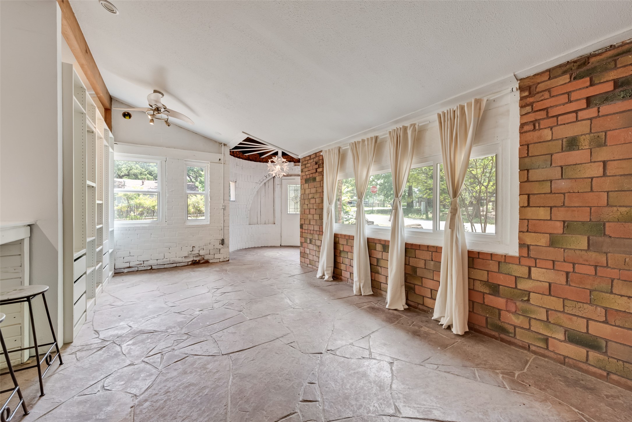 501 Lakeshore Road