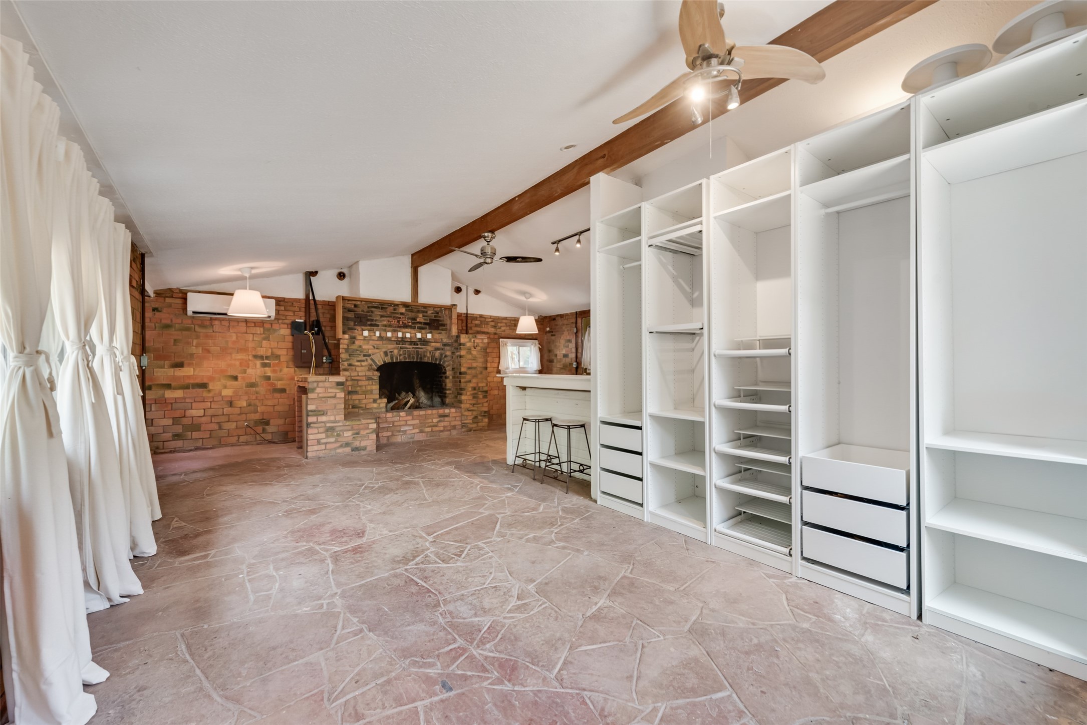 501 Lakeshore Road