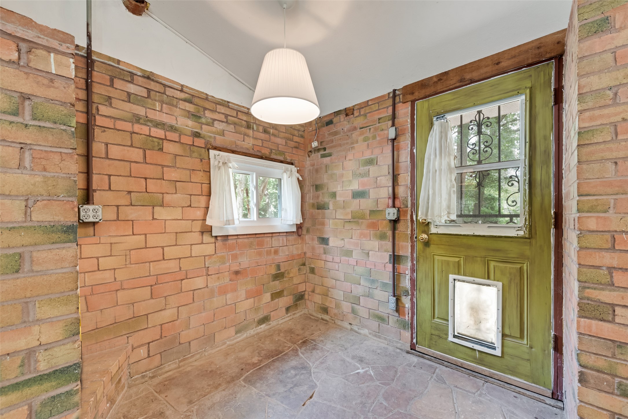 501 Lakeshore Road