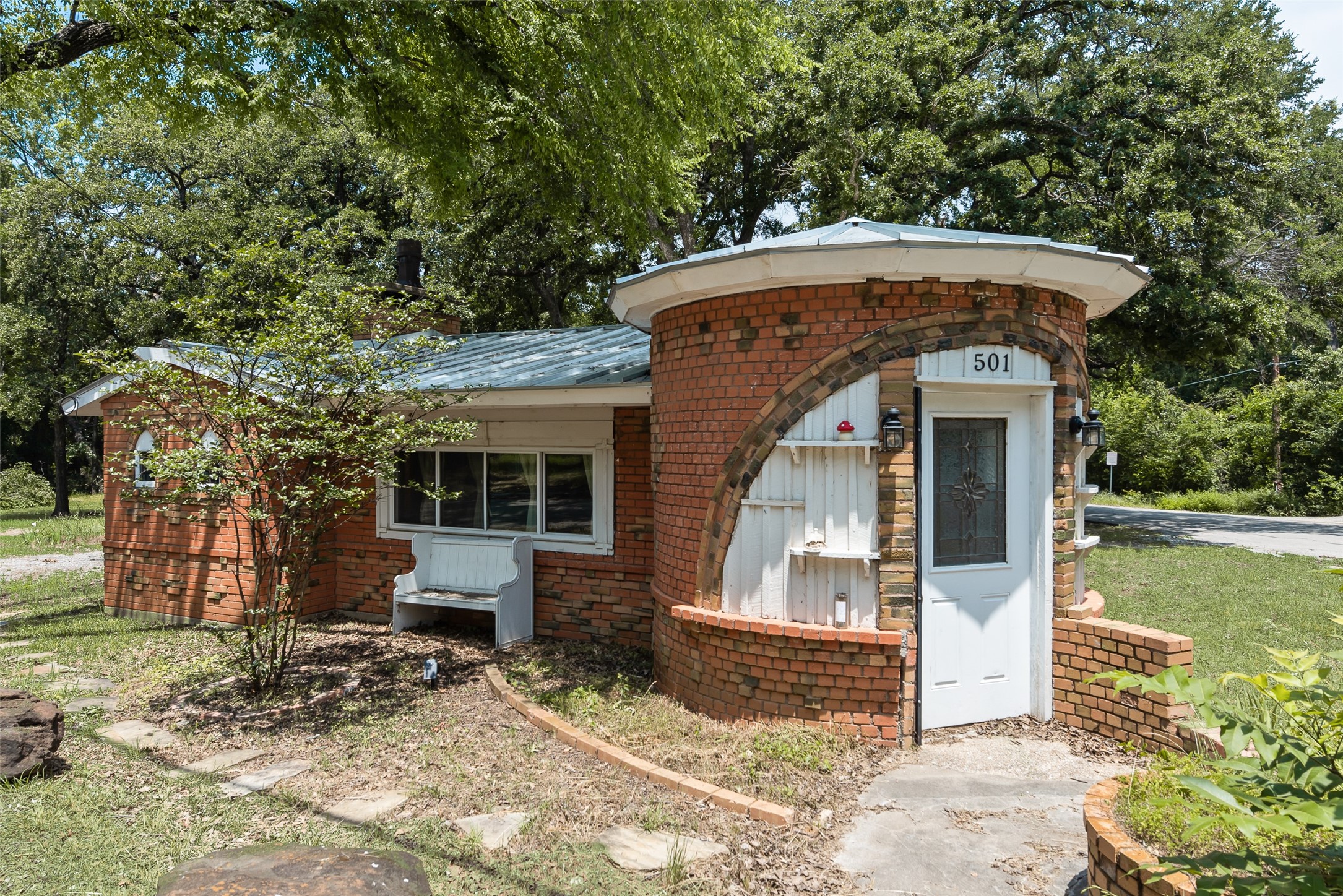 501 Lakeshore Road