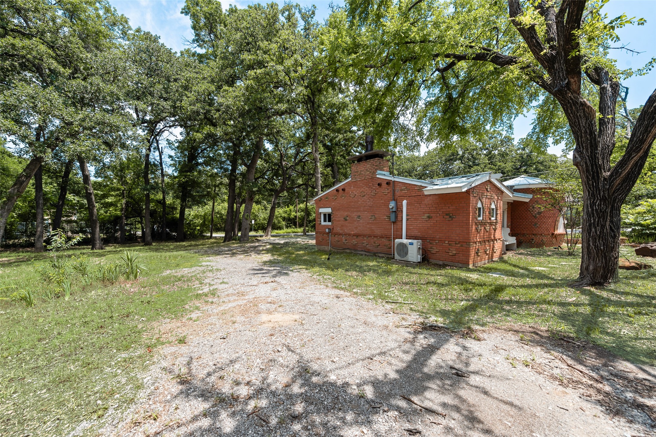 501 Lakeshore Road