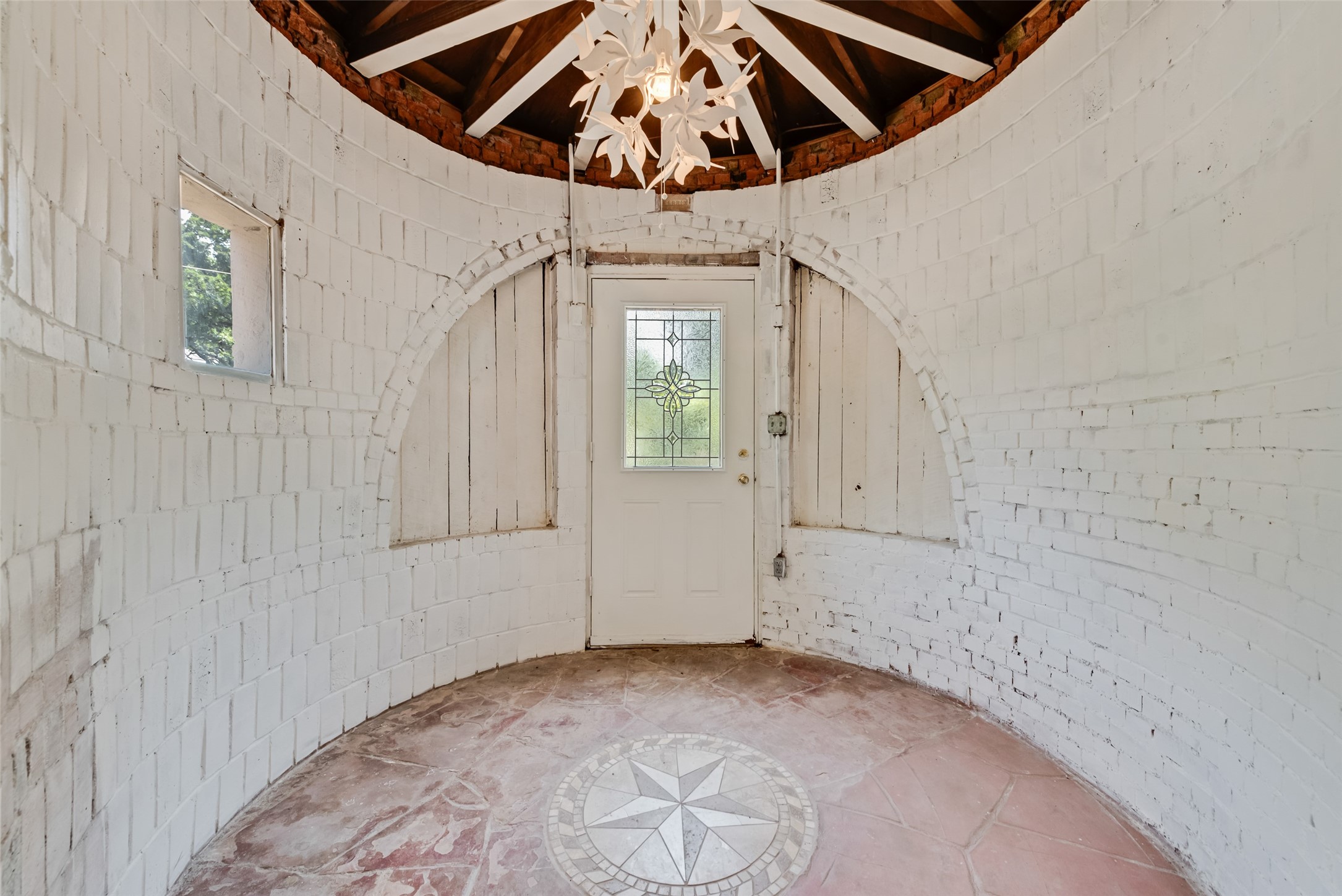 501 Lakeshore Road