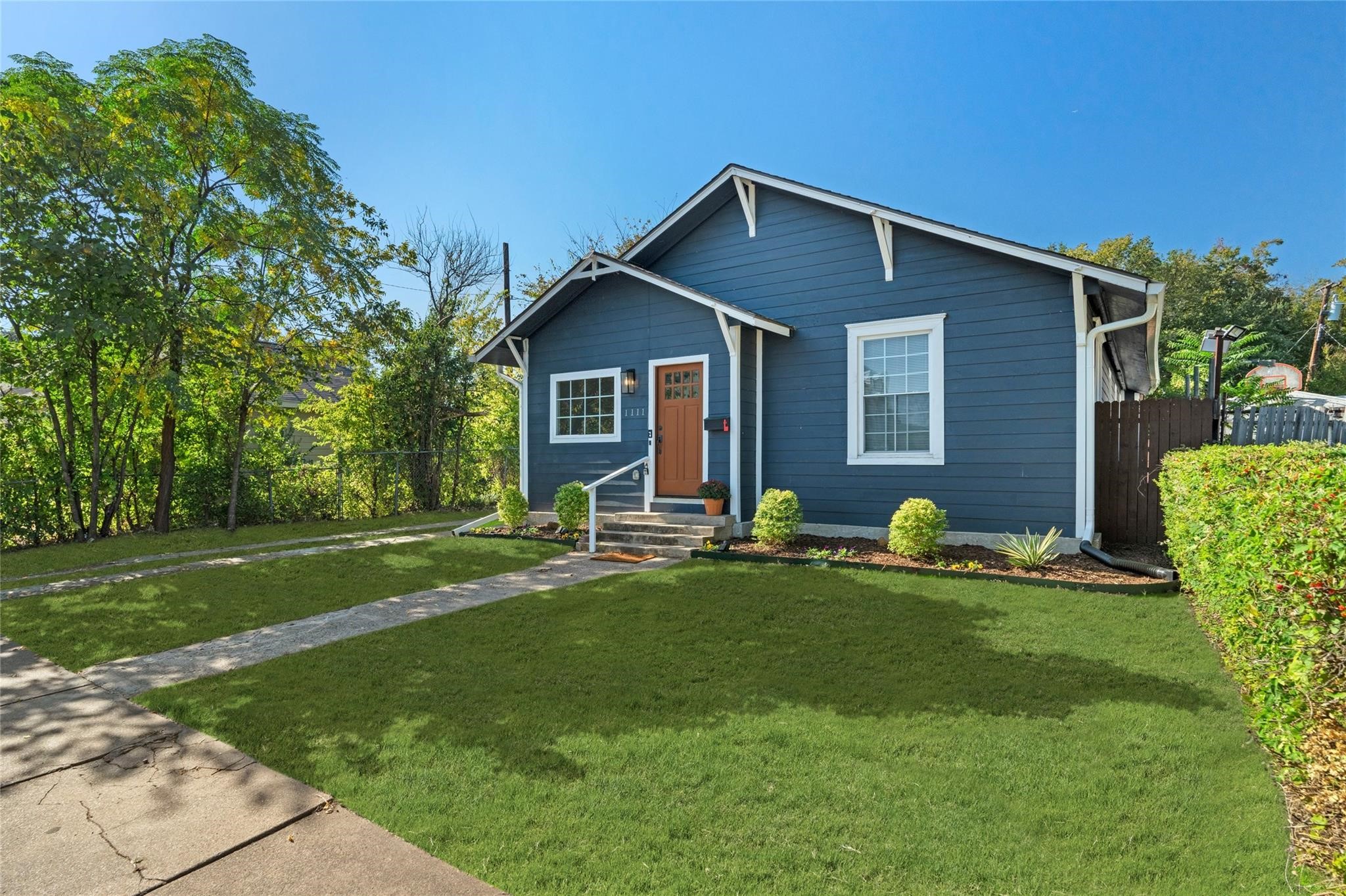 1111 S Glasgow Drive