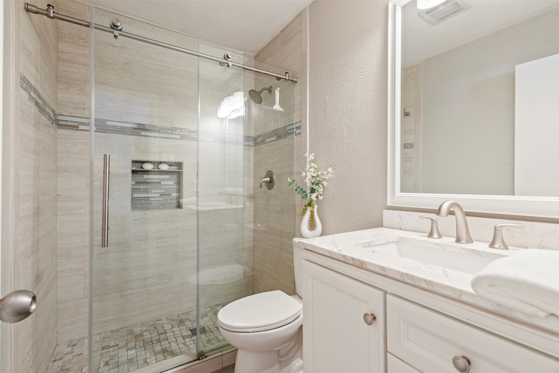5916 Sandhurst Lane 225