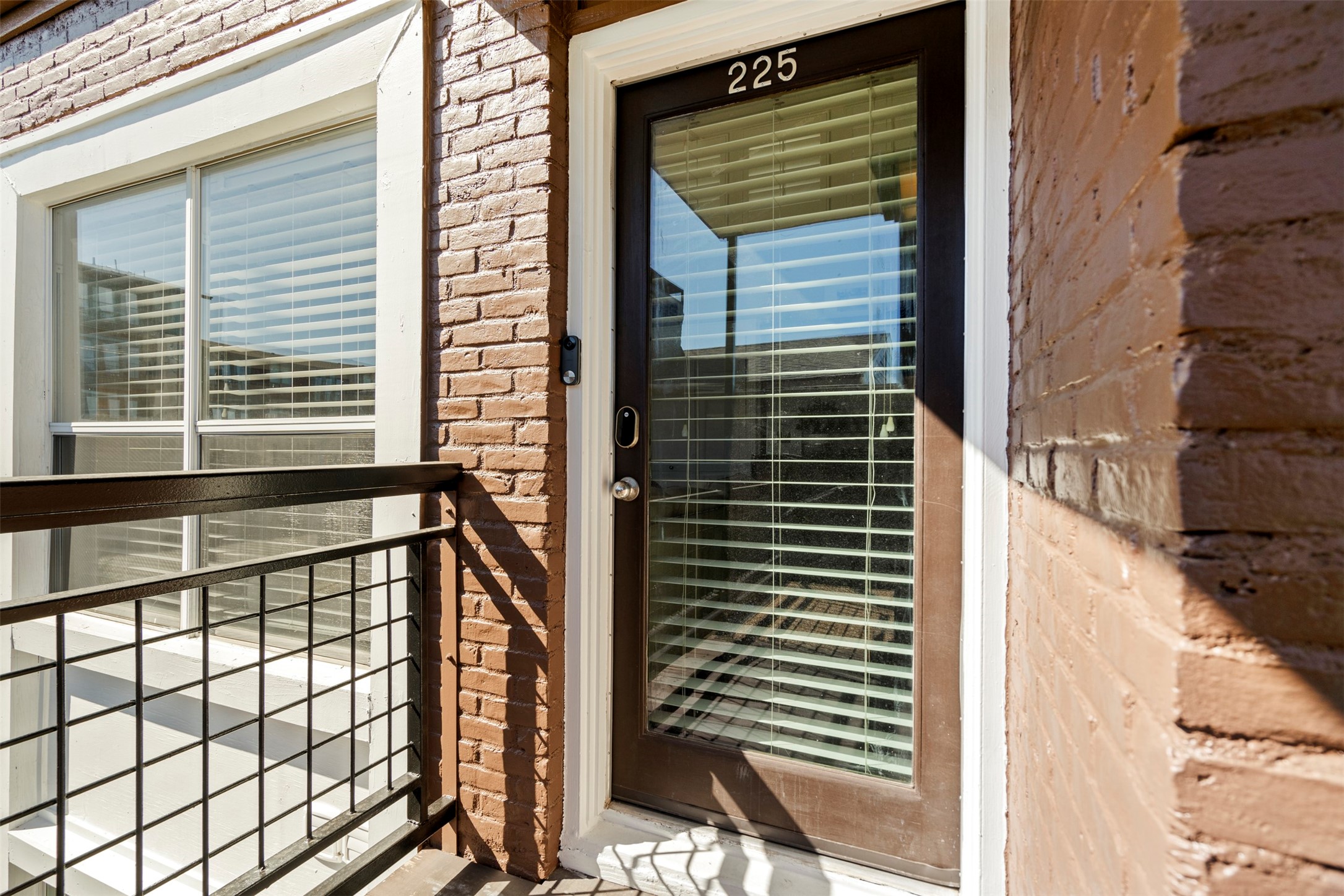 5916 Sandhurst Lane 225