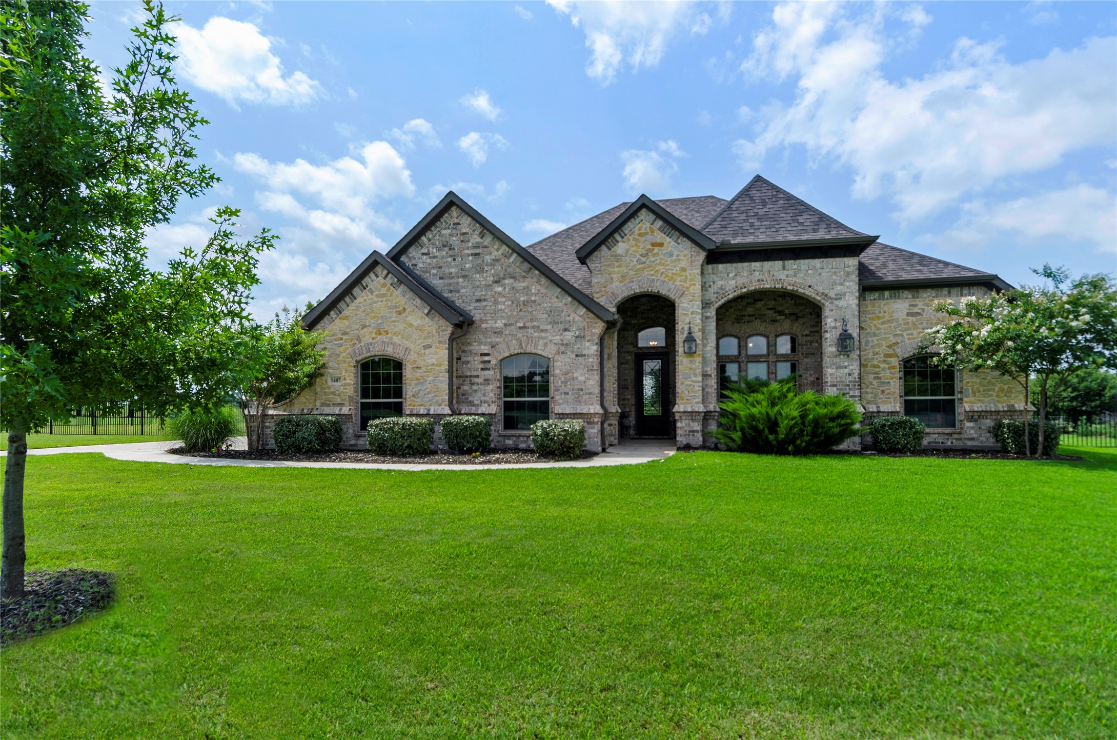 1407 Isabella Court
