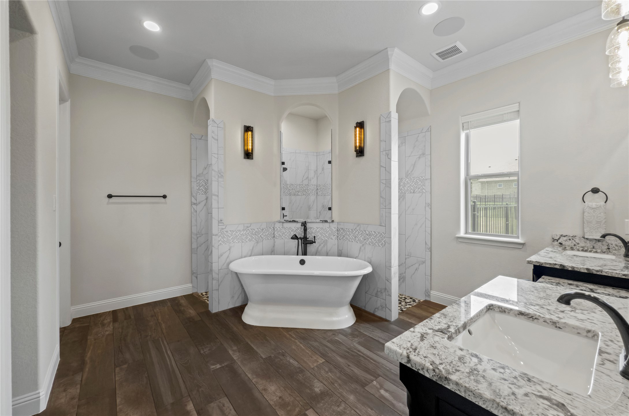 1407 Isabella Court