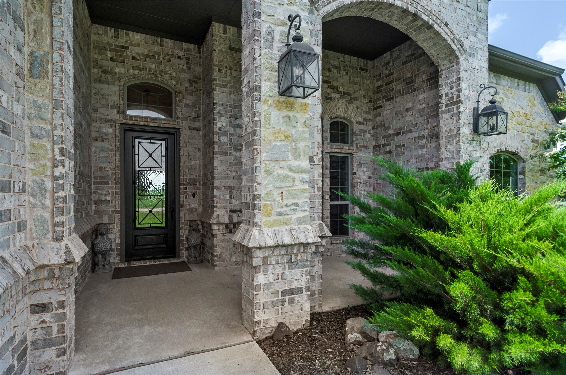 1407 Isabella Court