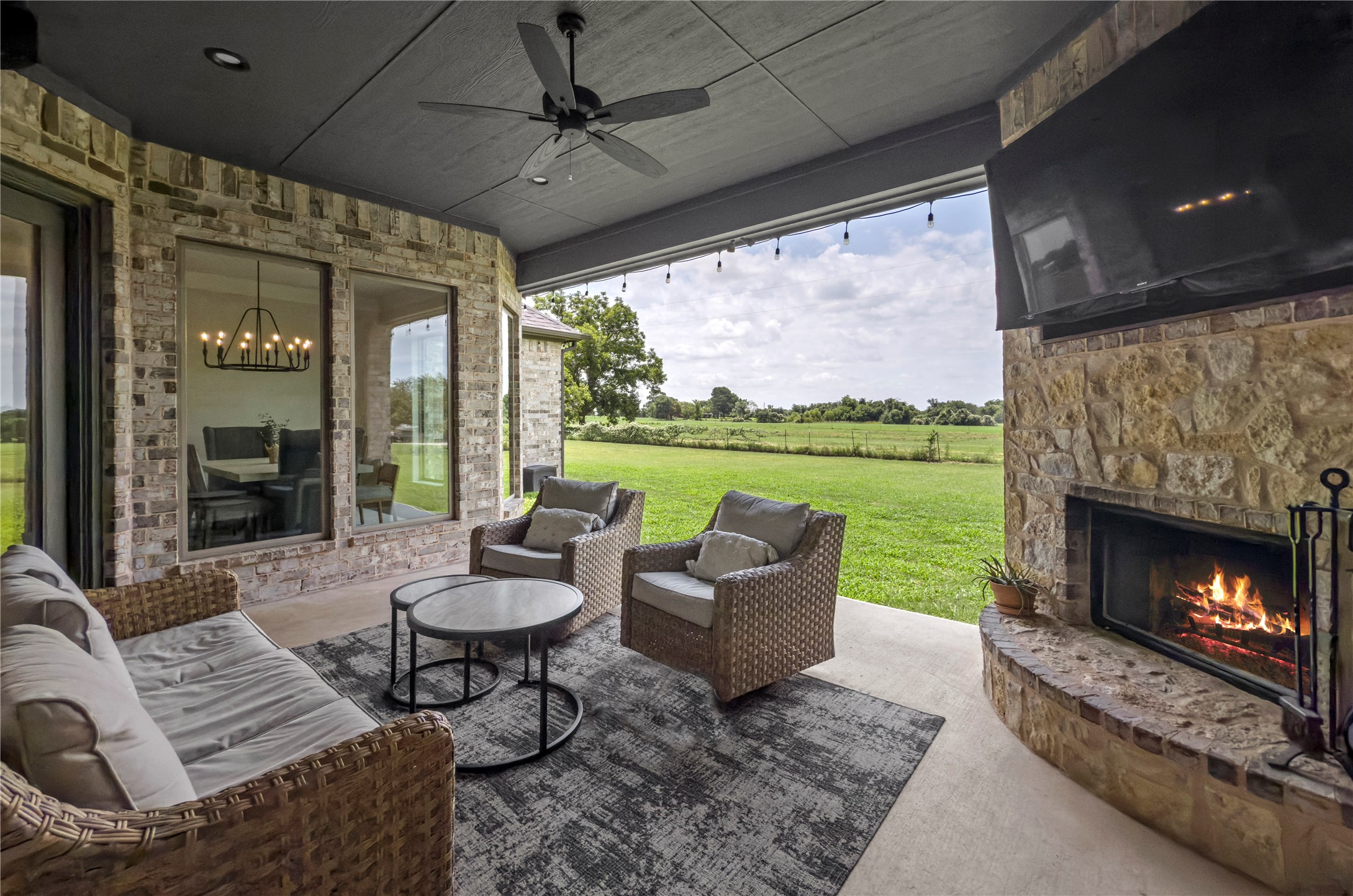 1407 Isabella Court