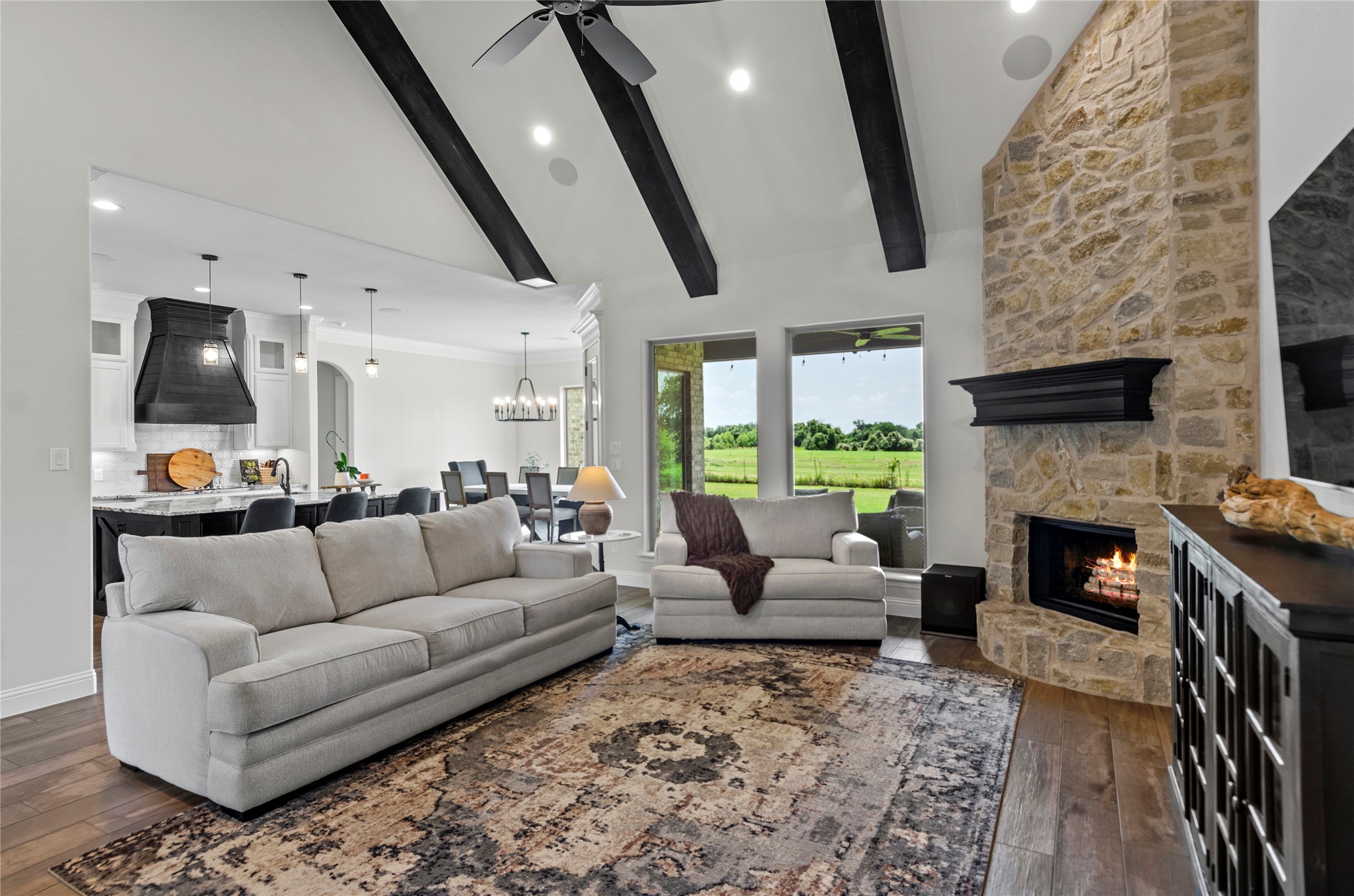 1407 Isabella Court