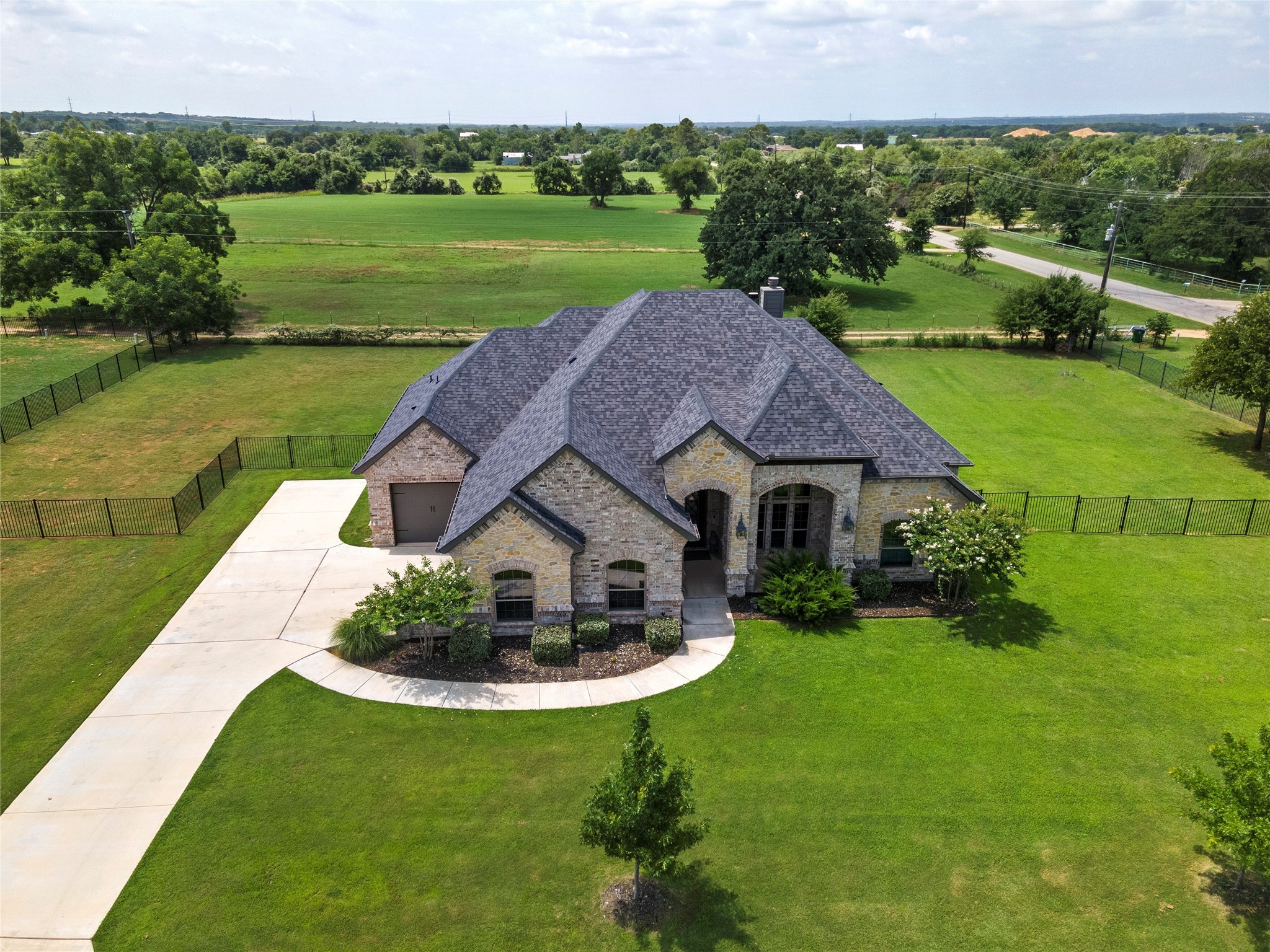 1407 Isabella Court