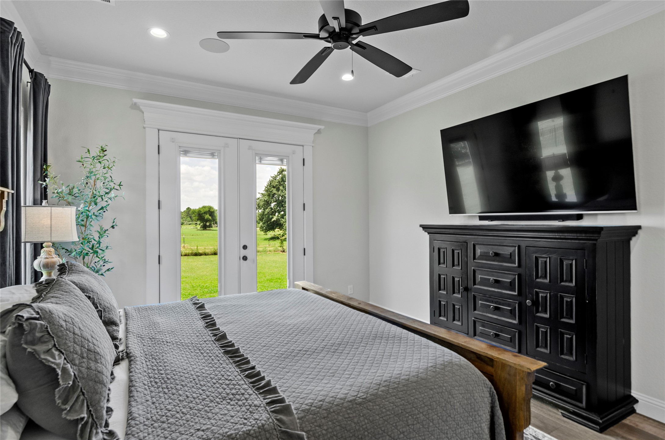 1407 Isabella Court