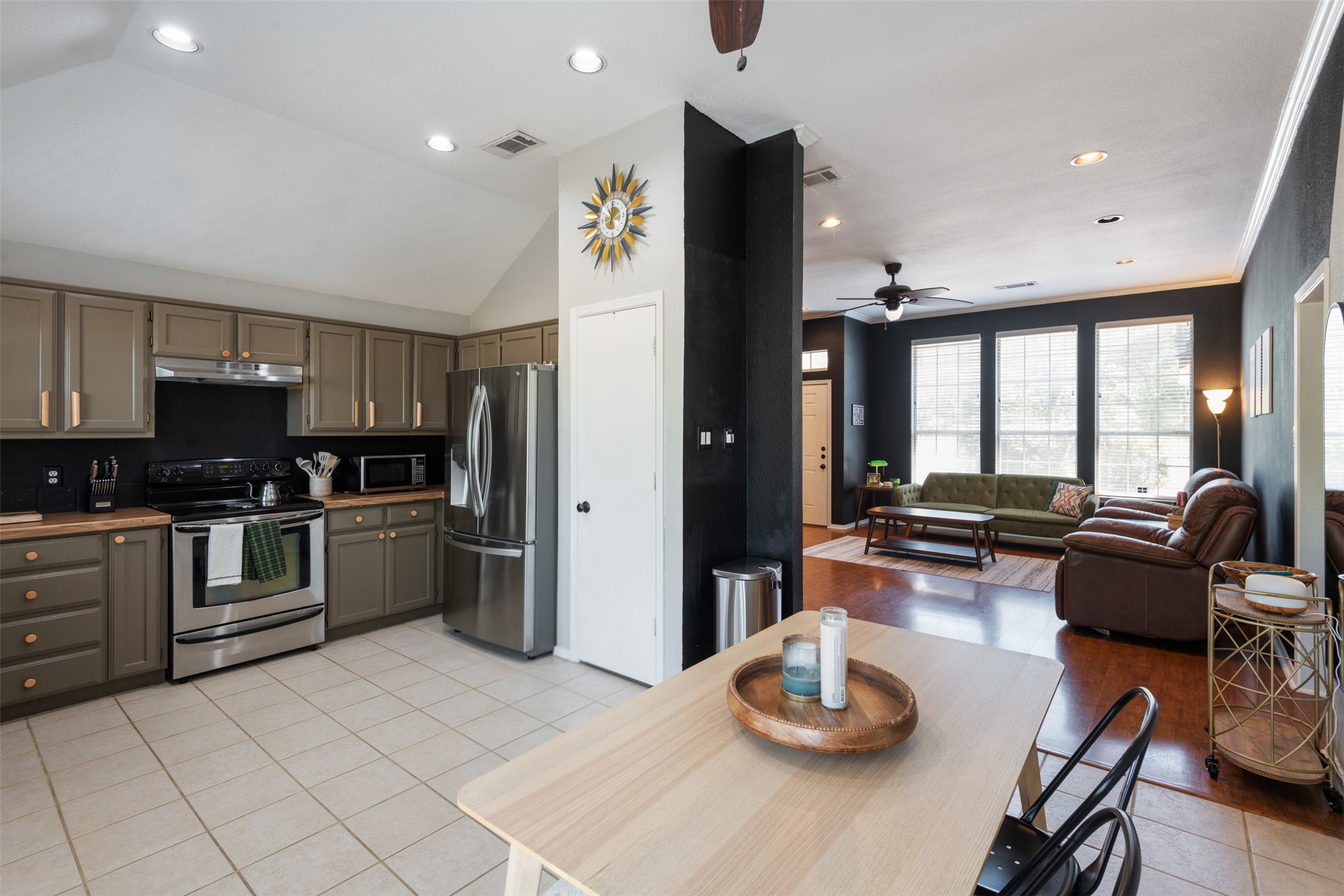 304 W Windsor Drive