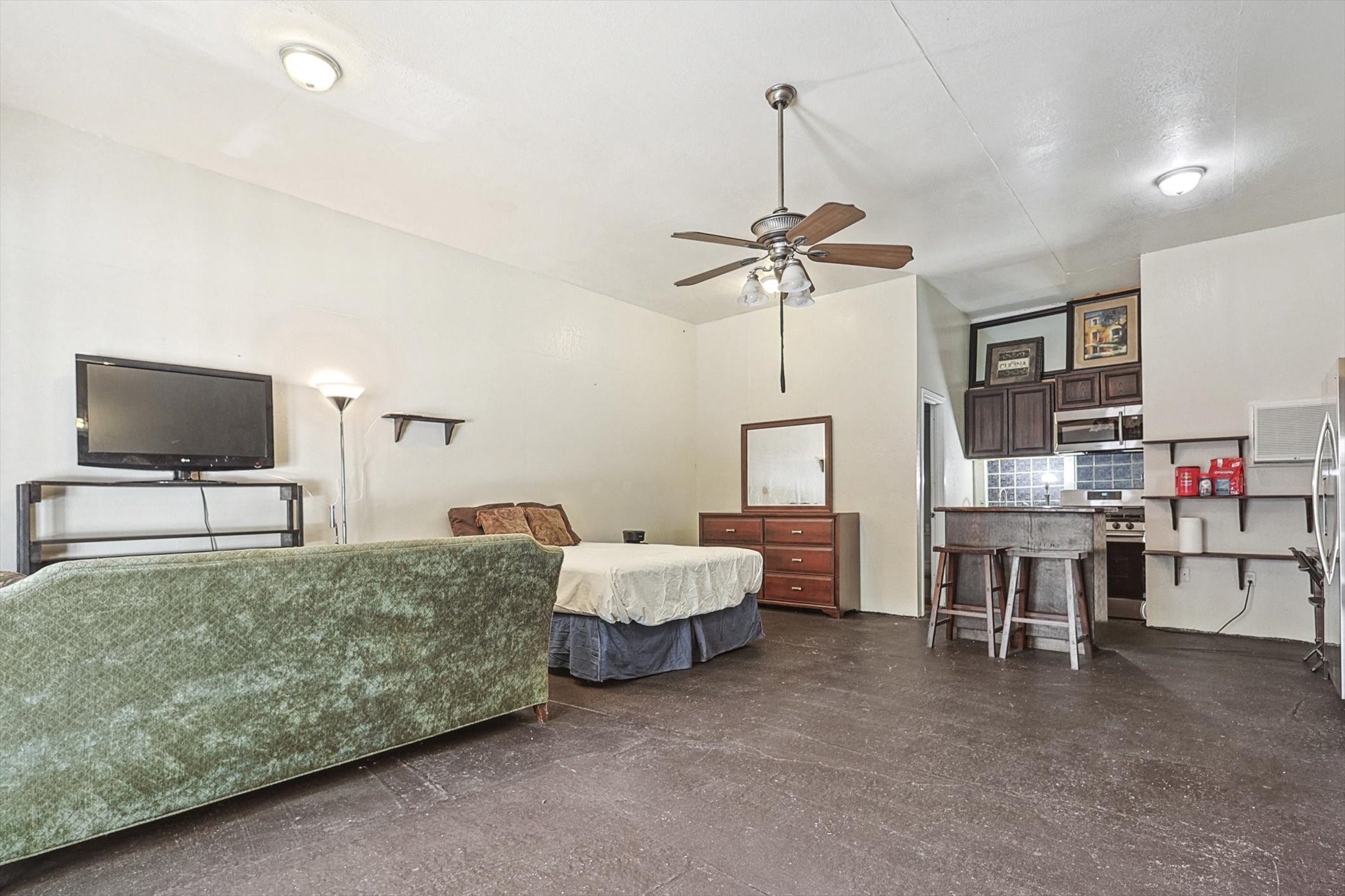 1021 Kings Highway