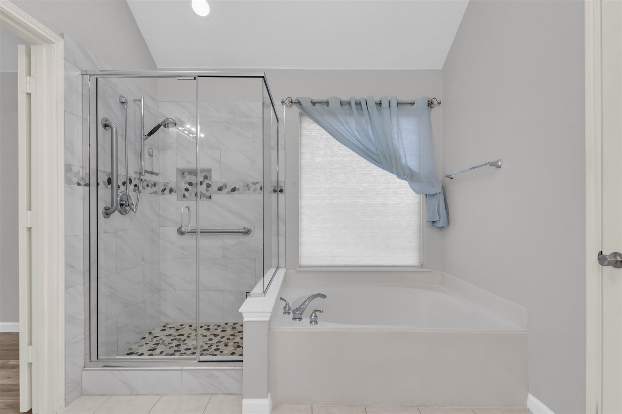 6113 Silverleaf Lane