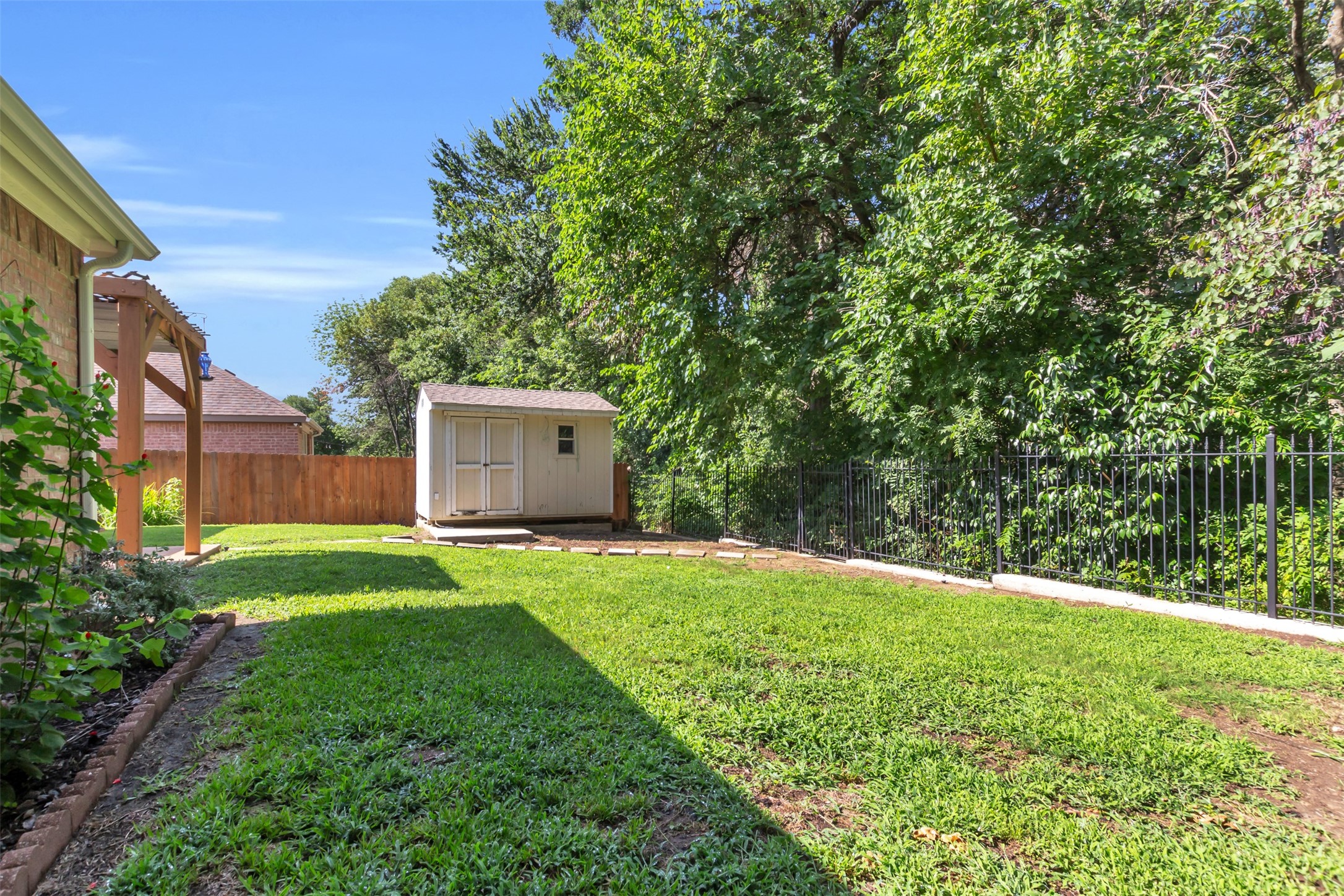 6113 Silverleaf Lane