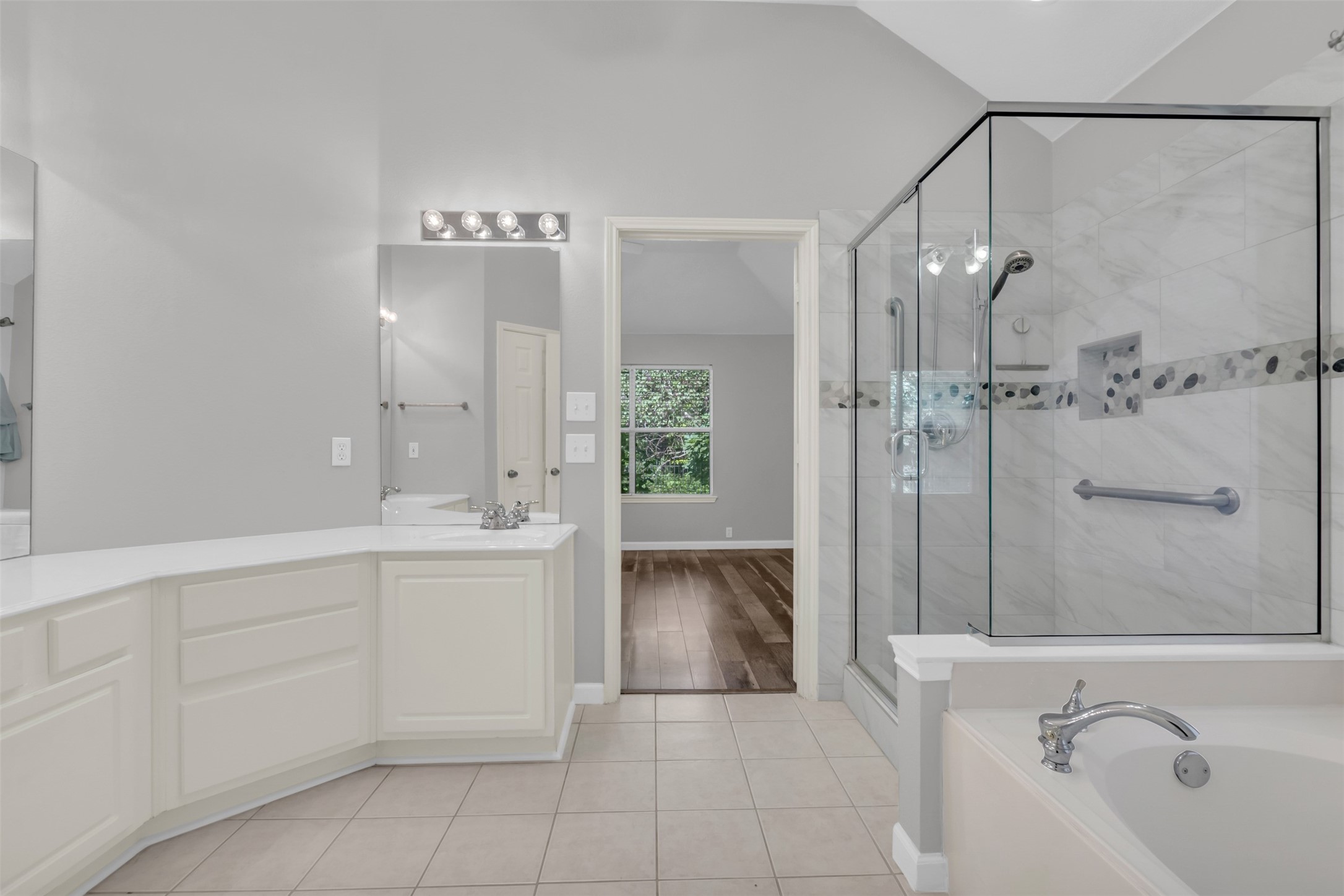6113 Silverleaf Lane