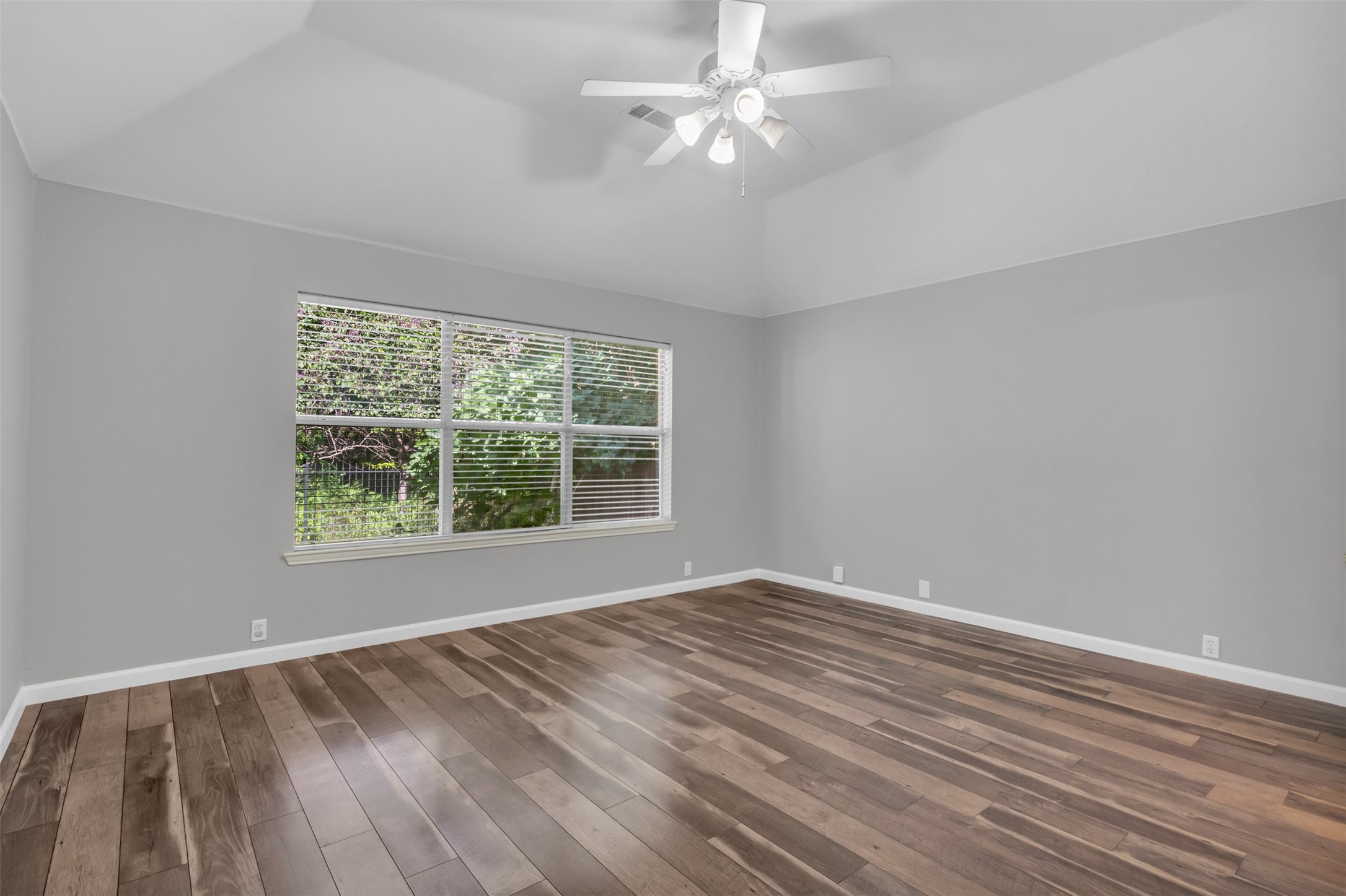 6113 Silverleaf Lane