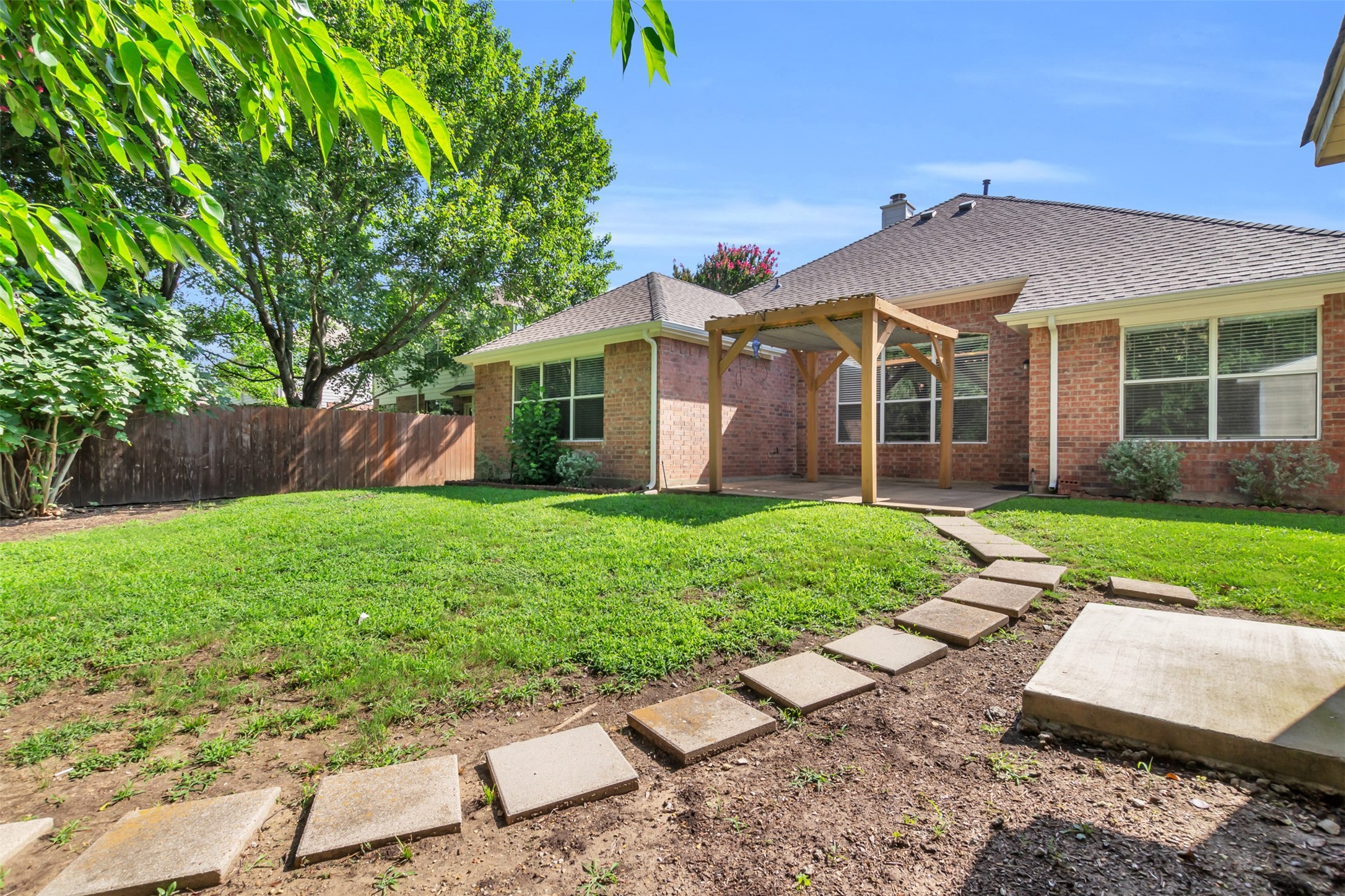 6113 Silverleaf Lane