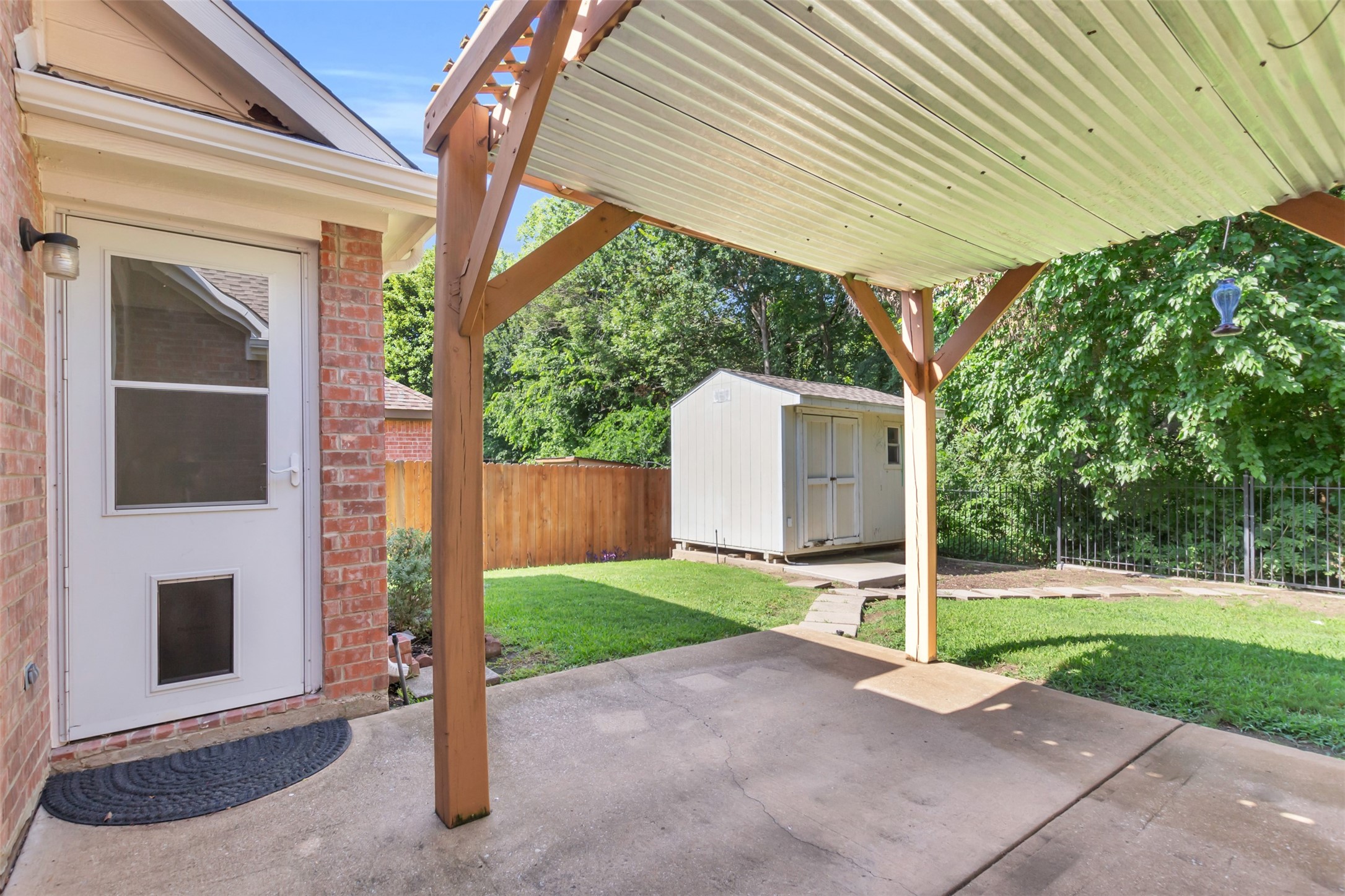 6113 Silverleaf Lane