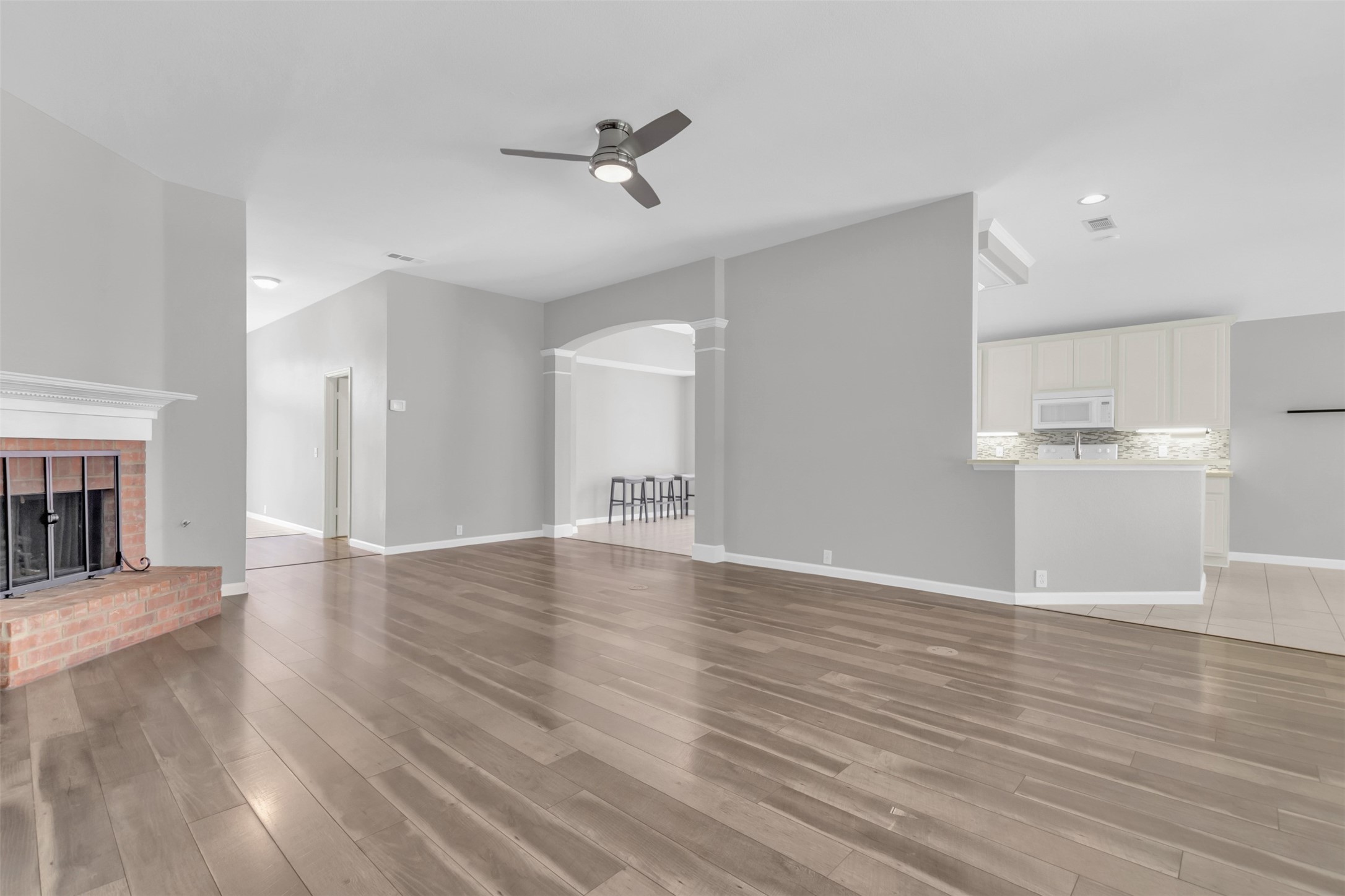 6113 Silverleaf Lane