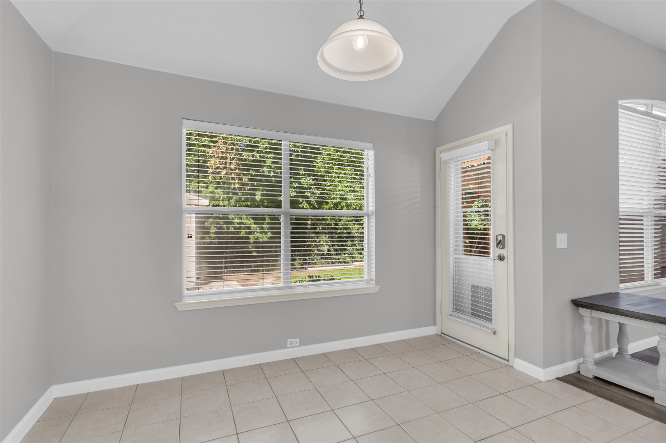 6113 Silverleaf Lane