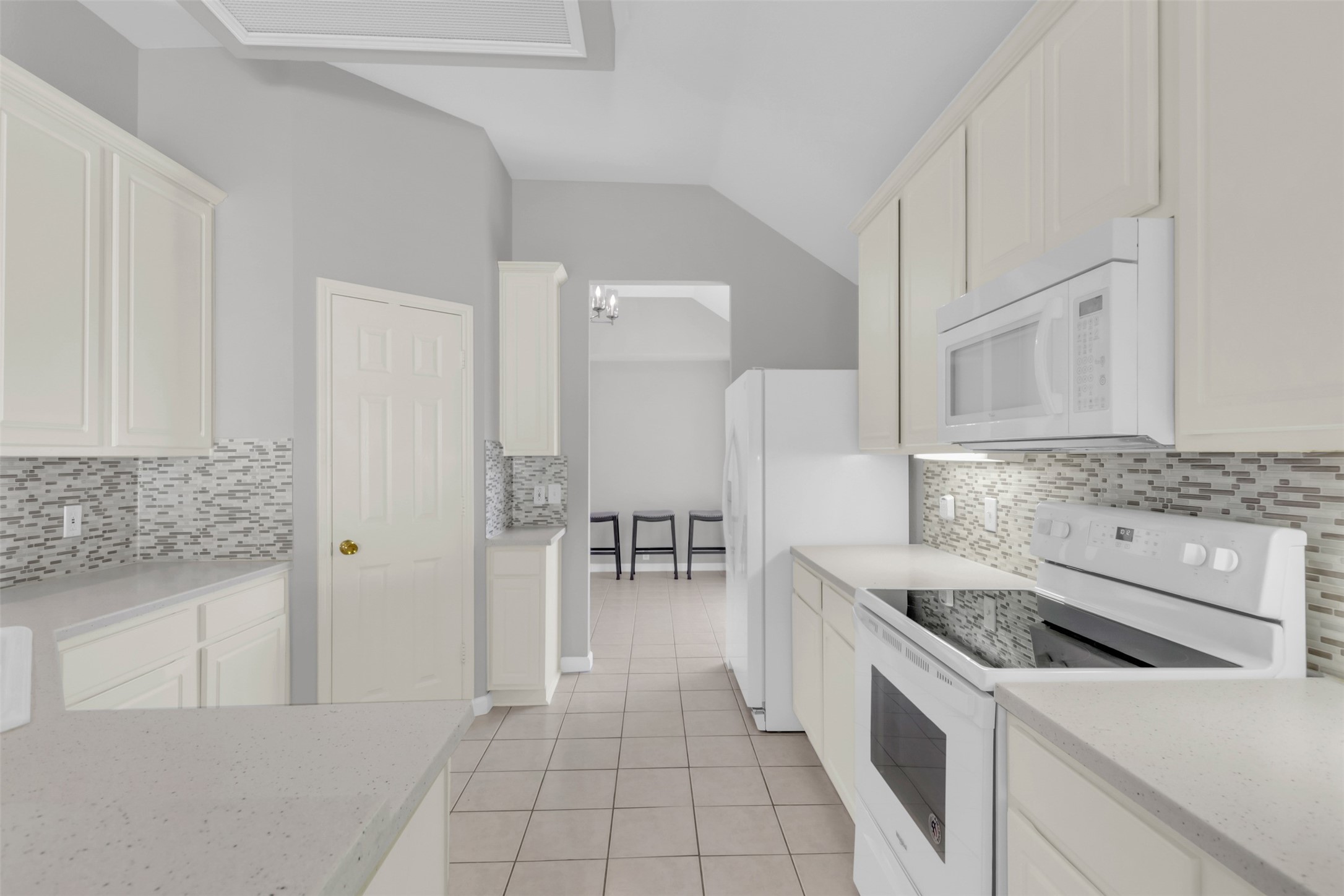 6113 Silverleaf Lane