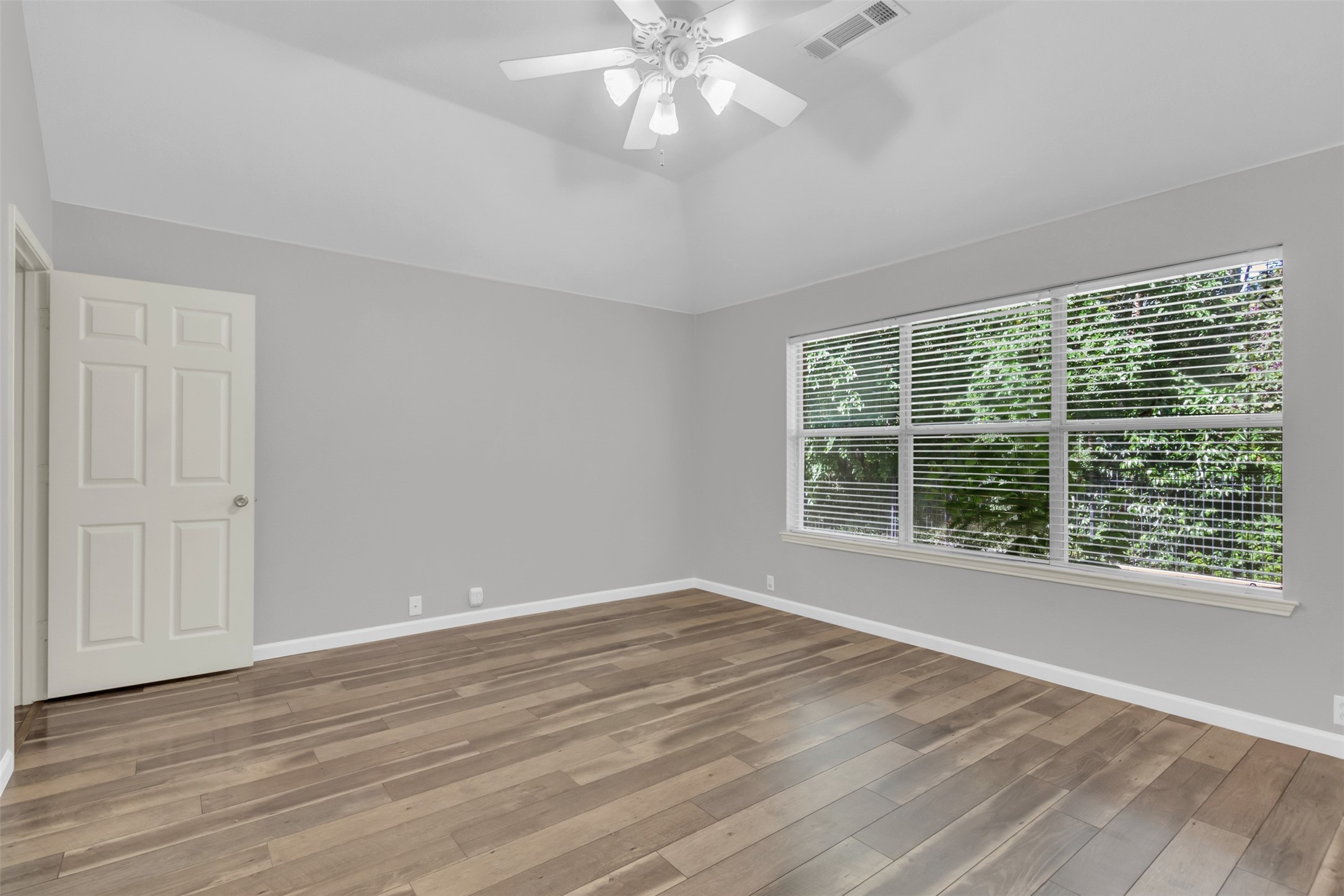 6113 Silverleaf Lane
