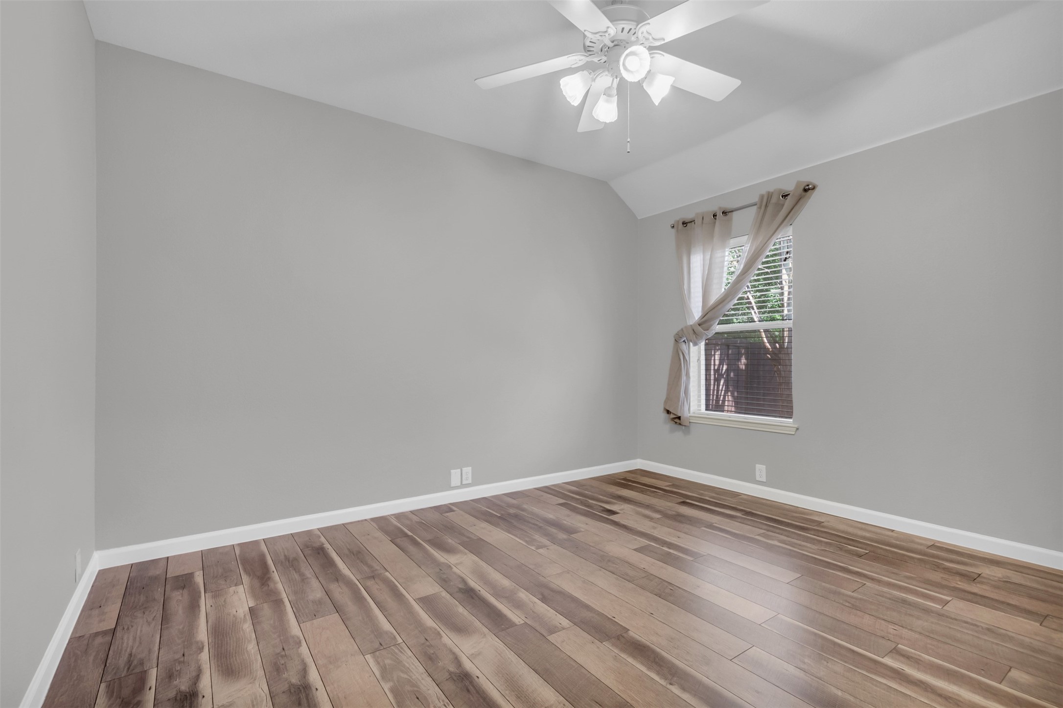 6113 Silverleaf Lane