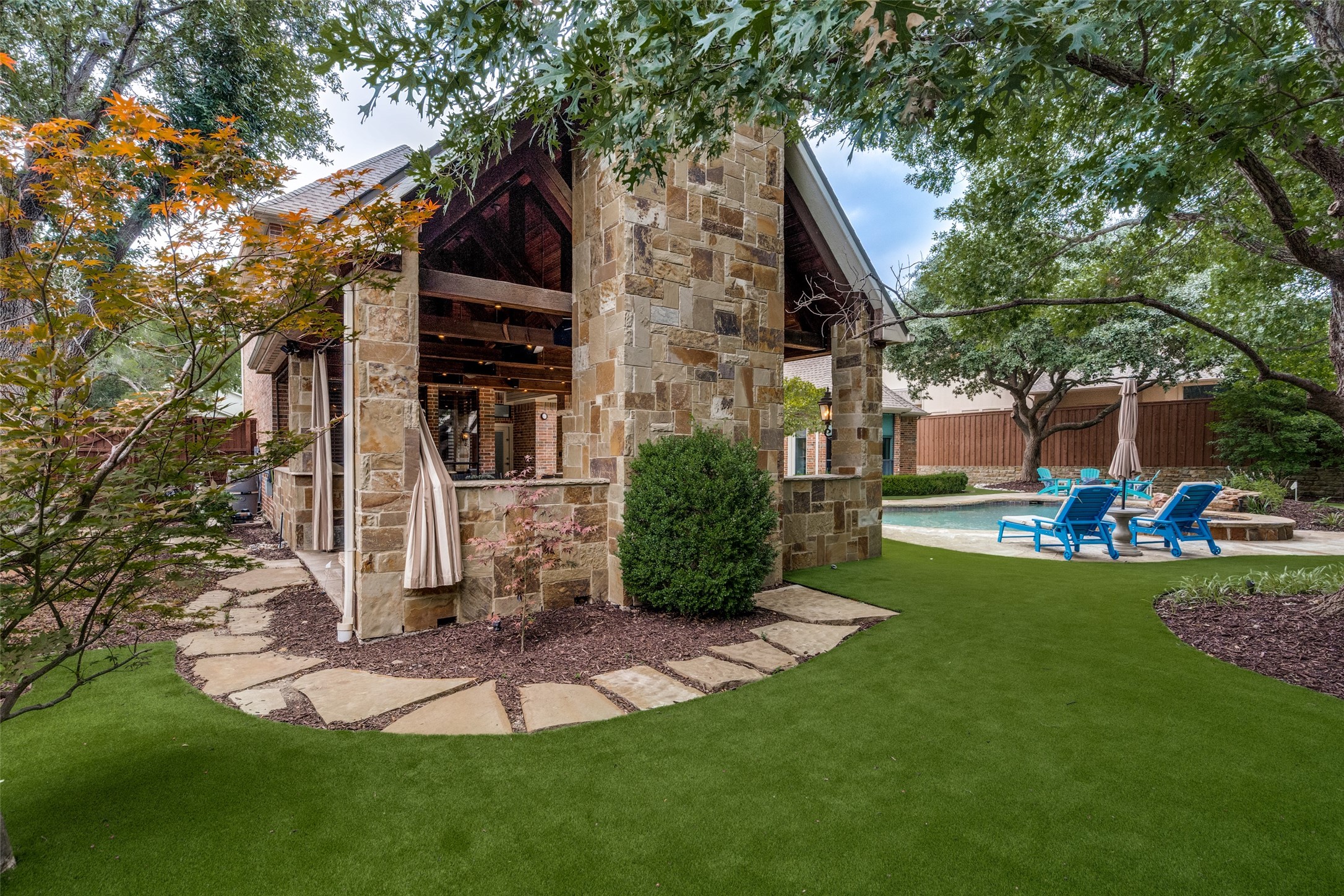 6604 Overlook Court