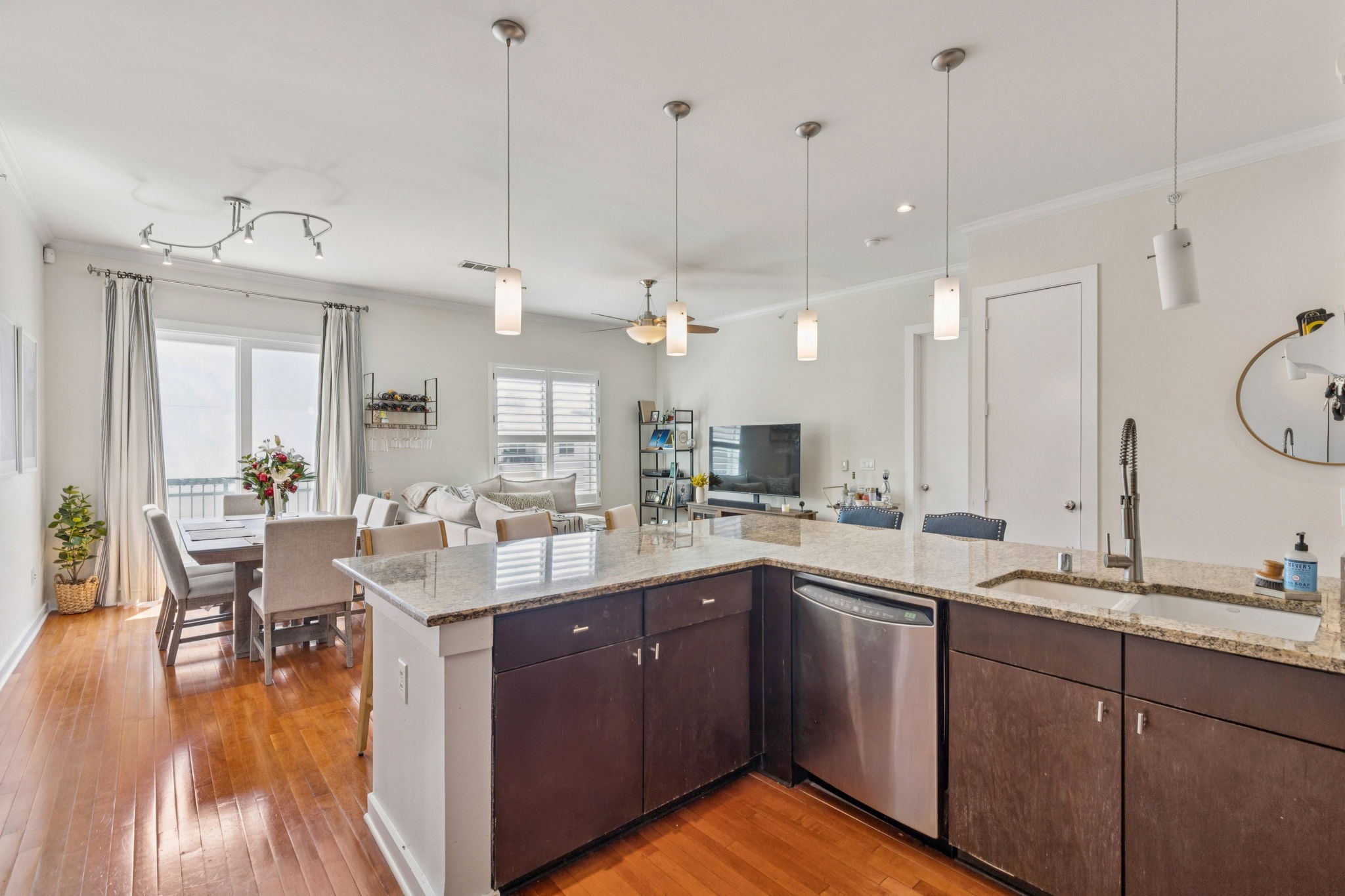 2950 Mckinney Avenue 424