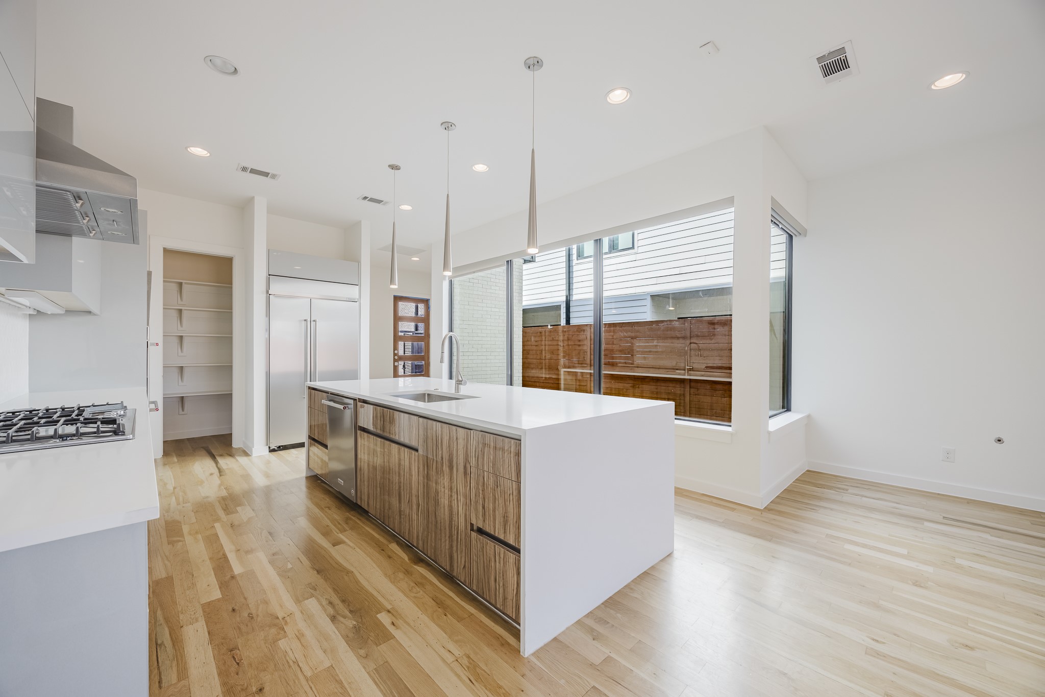 5433 Melrose Avenue