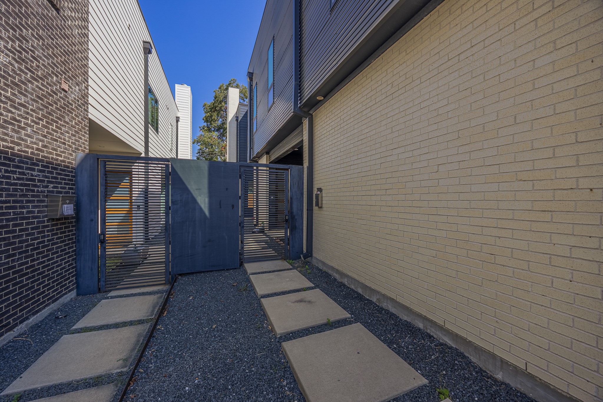 5433 Melrose Avenue