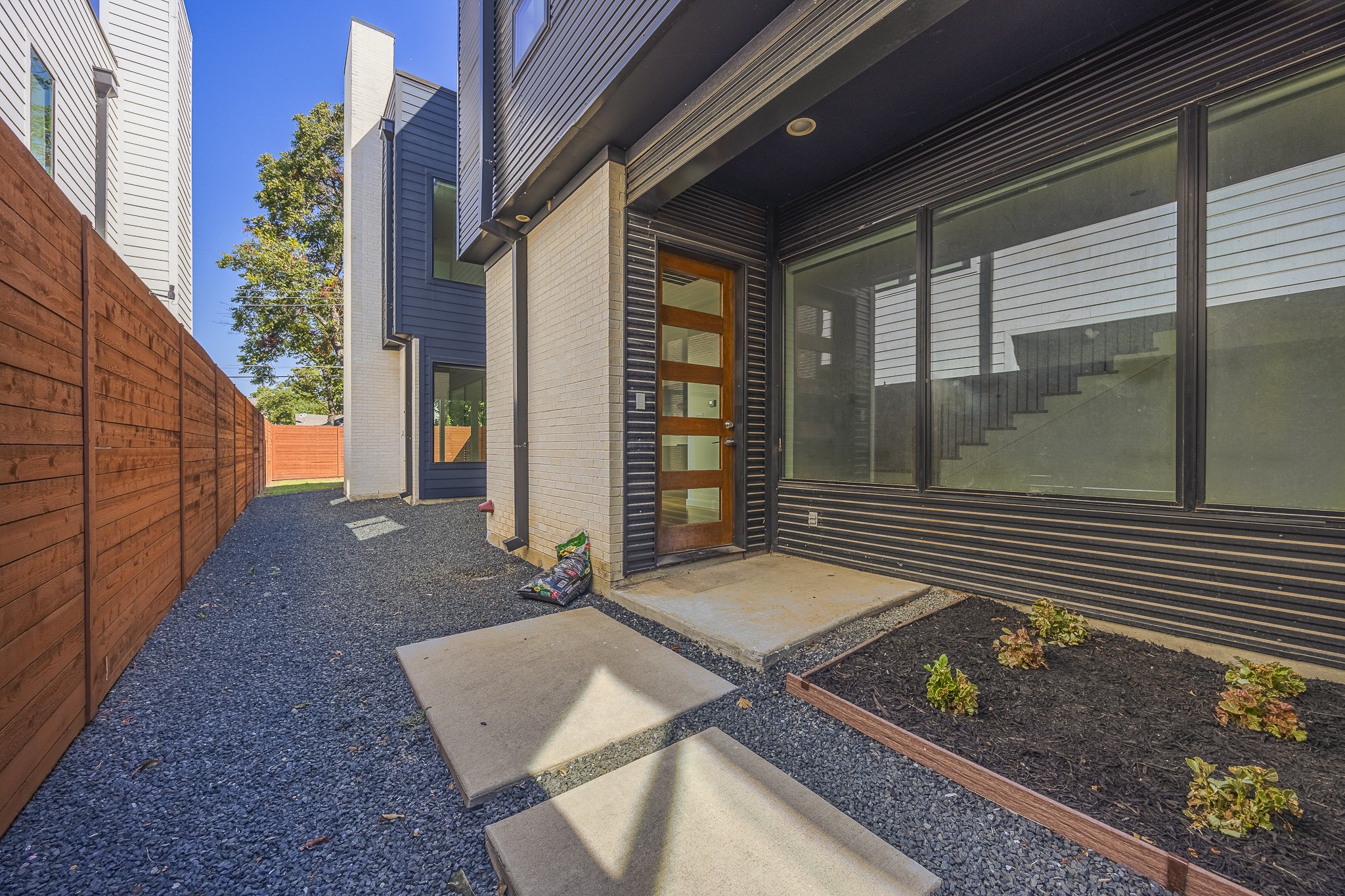 5433 Melrose Avenue