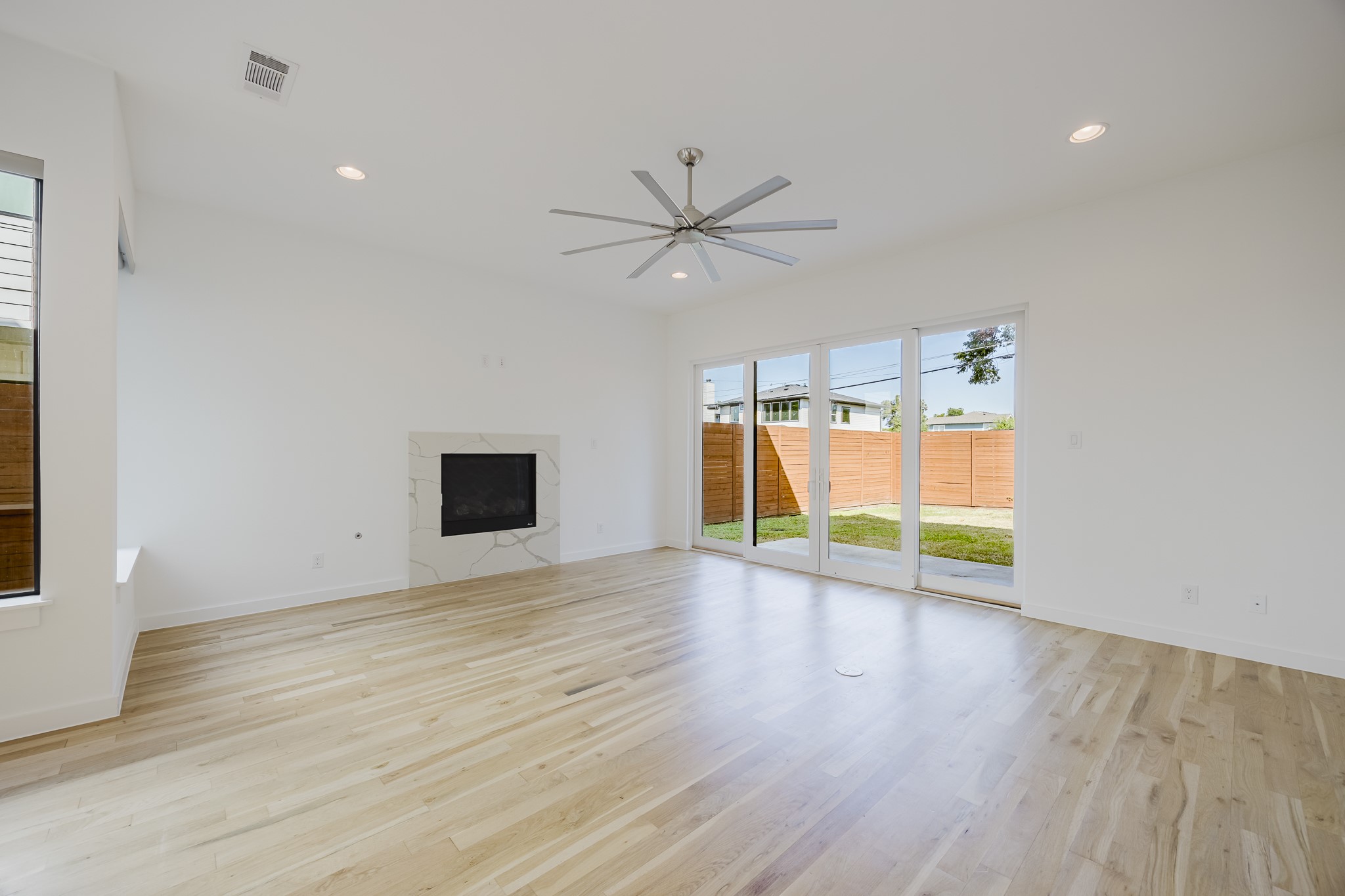 5433 Melrose Avenue