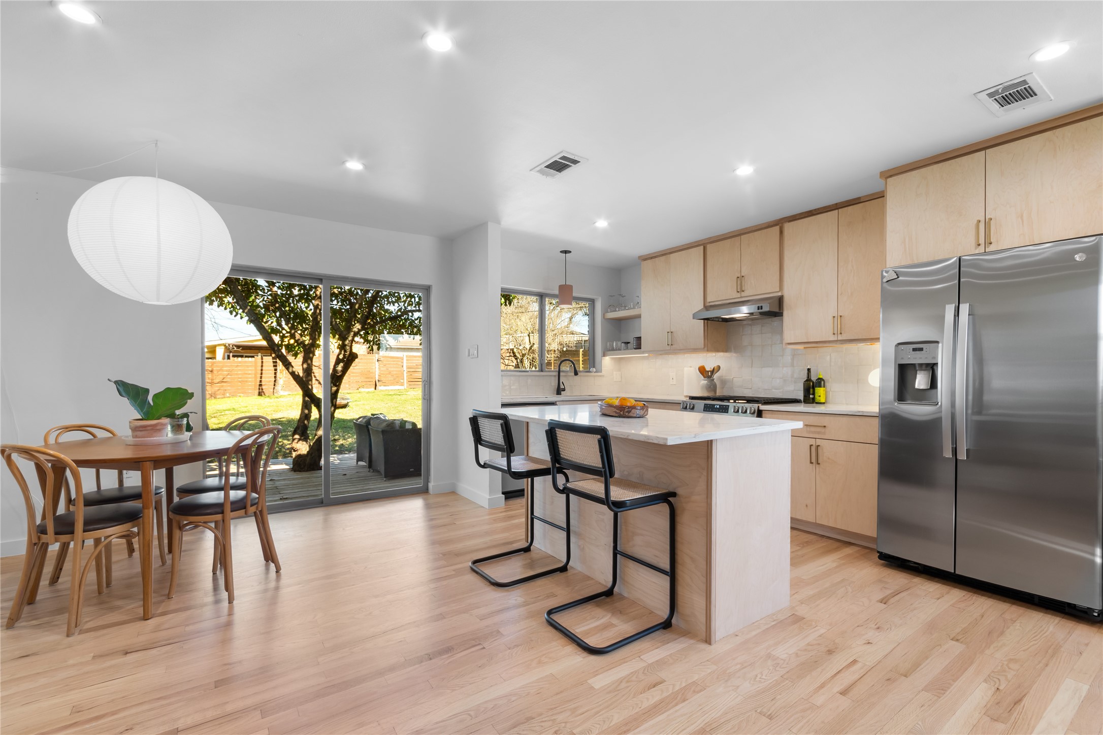 2211 Longwood Lane